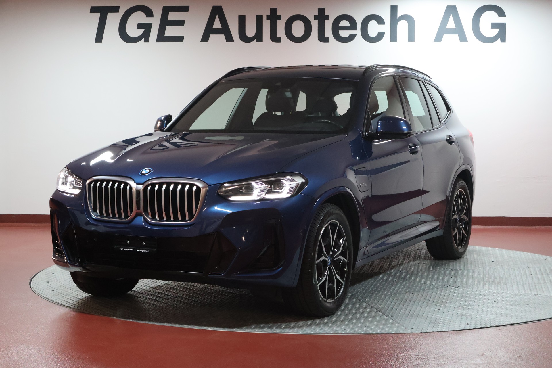BMW X3 xDrive 30e M Sport-showroom-element-1