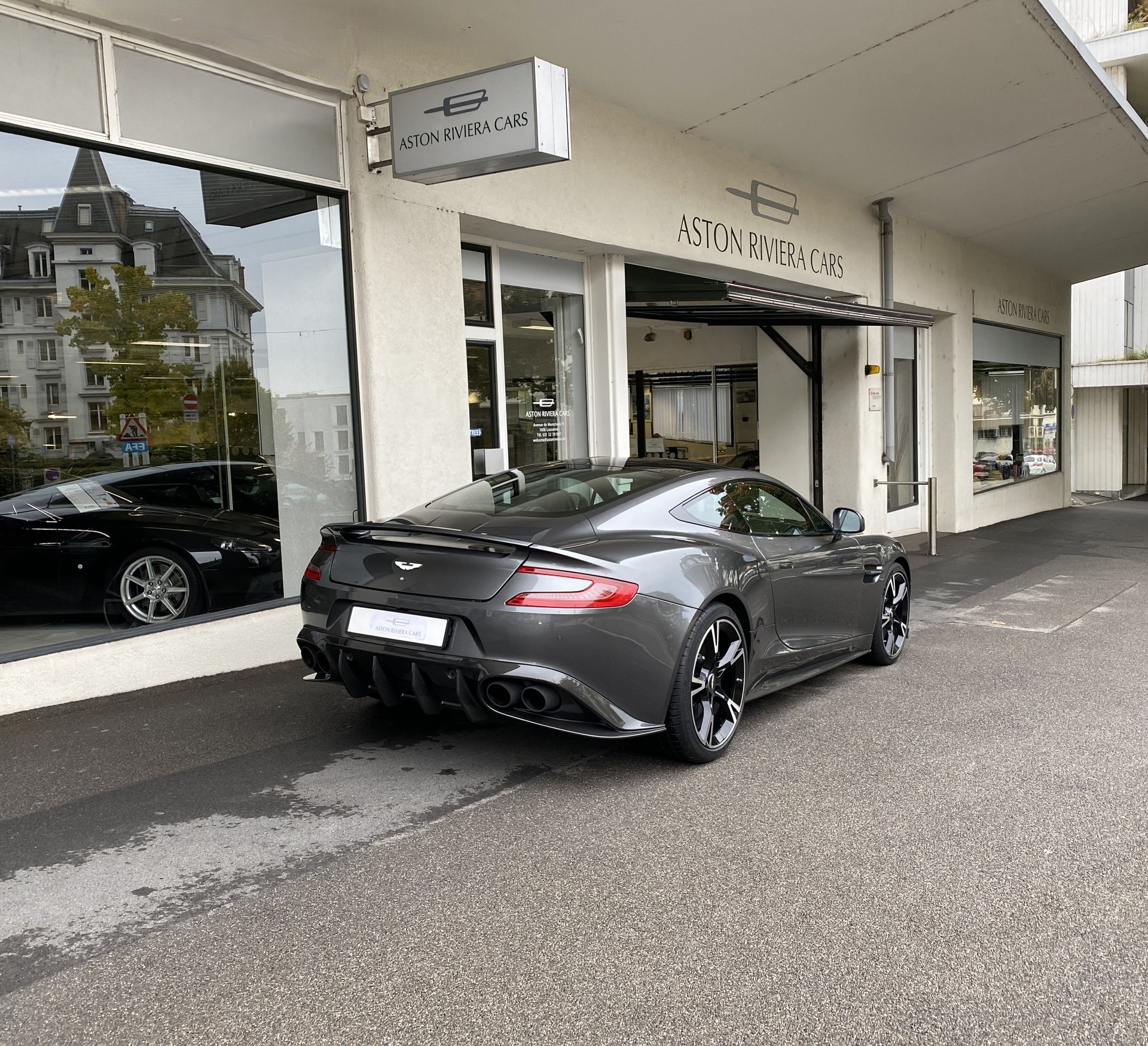 ASTON MARTIN Vanquish S V12 Touchtronic 3-image-5