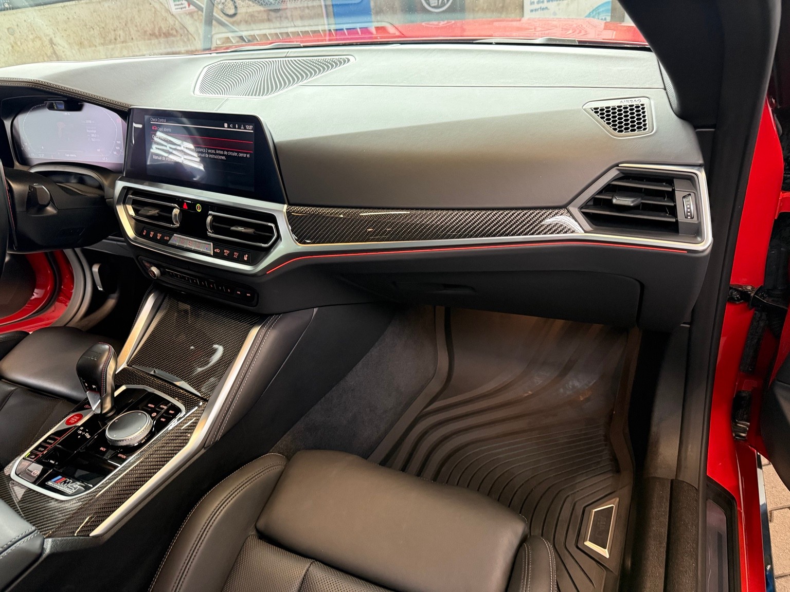BMW M4 Coupé Competition M xDrive-image-13