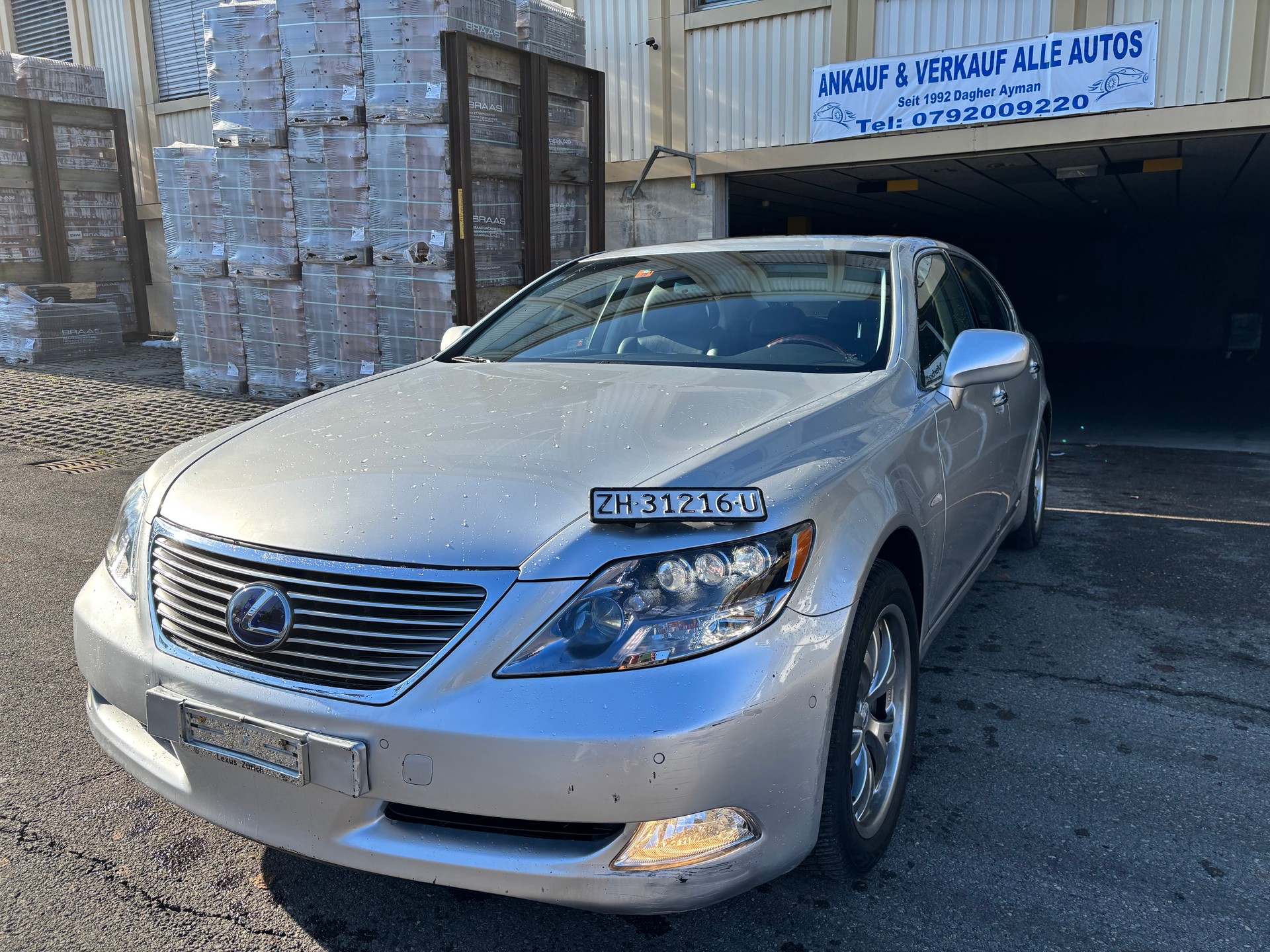 LEXUS LS 600h L 5.0 V8 AWD Automatic-image-2