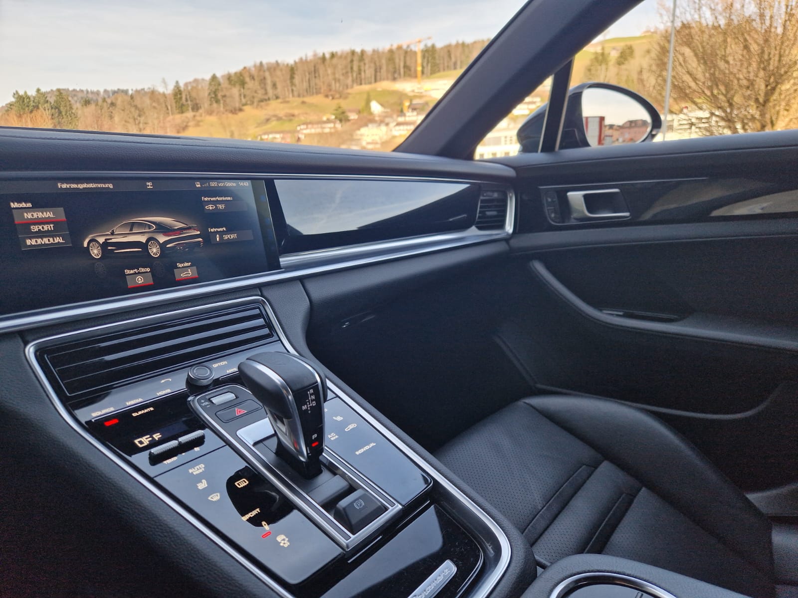 PORSCHE Panamera 4 PDK-image-6