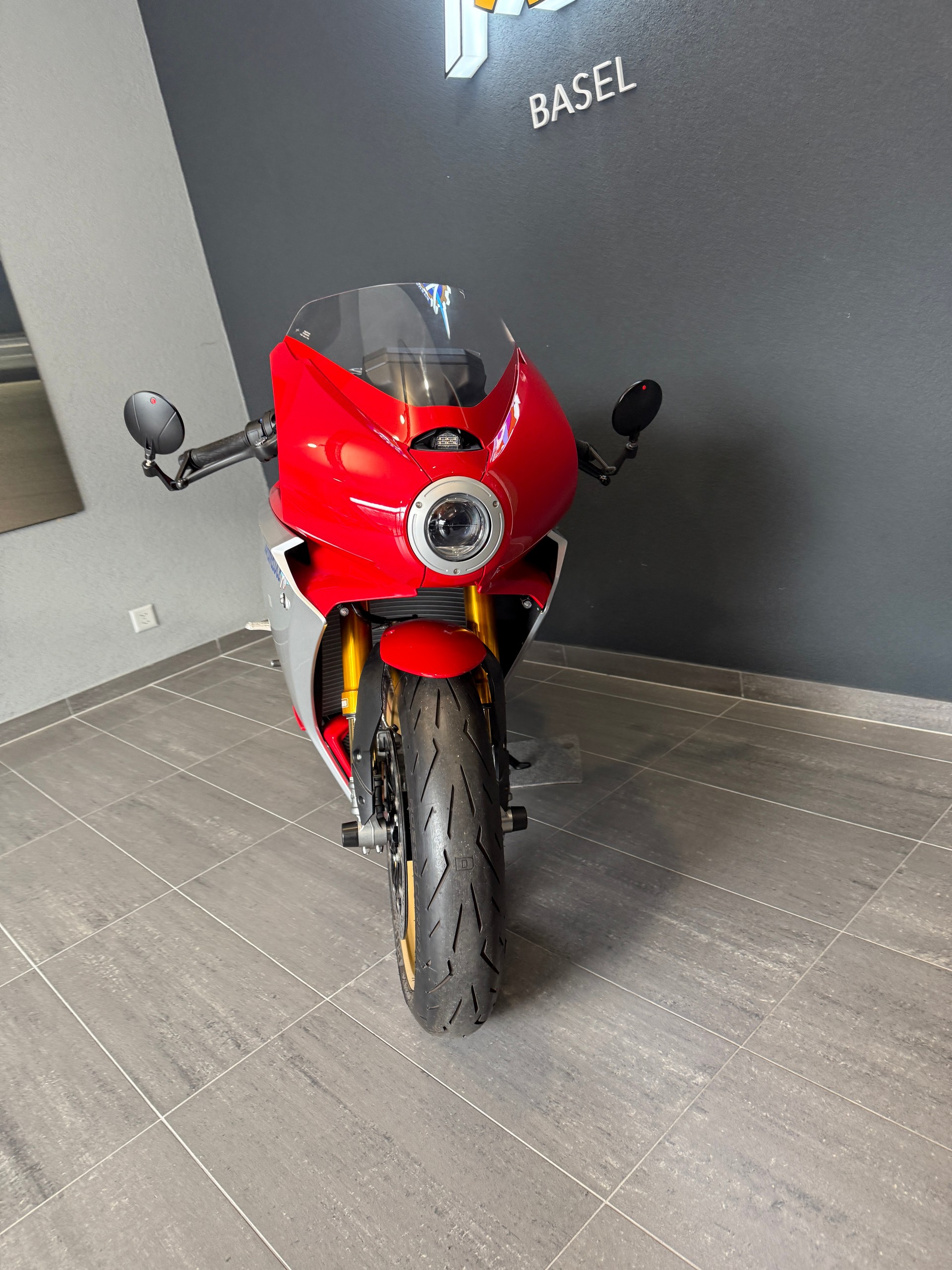 MV AGUSTA Superveloce 800-image-3