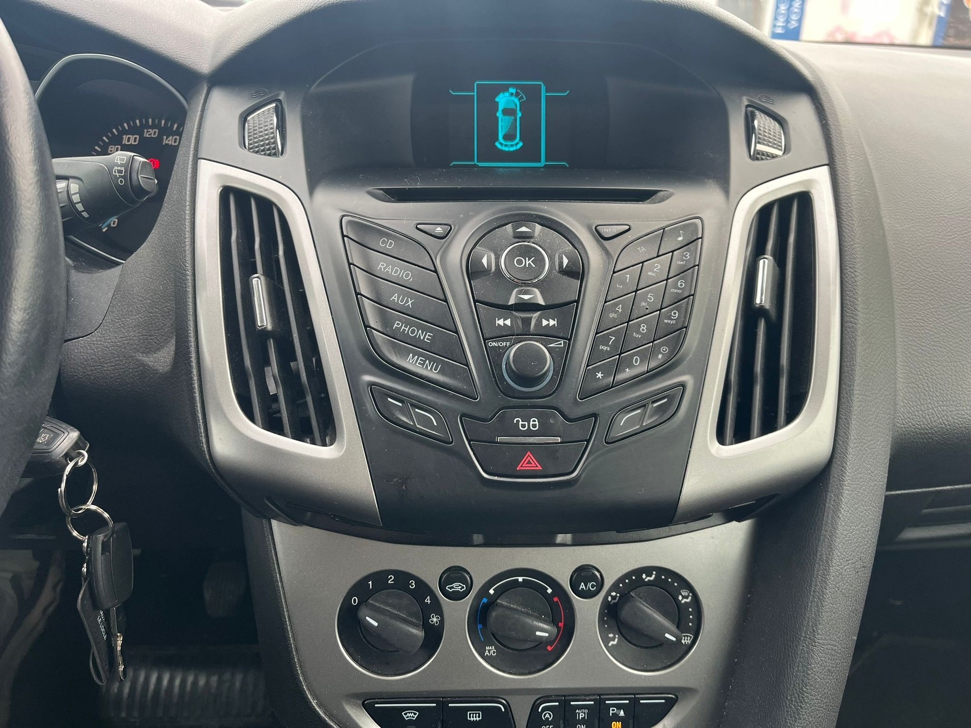 FORD Focus 1.0 SCTi Titanium-image-6