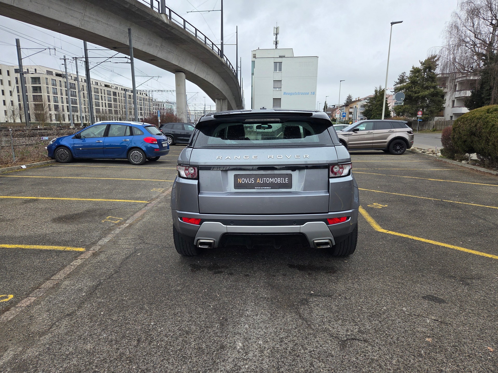 LAND ROVER Range Rover Evoque 2.2 SD4 Dynamic AT6-showroom-element-3