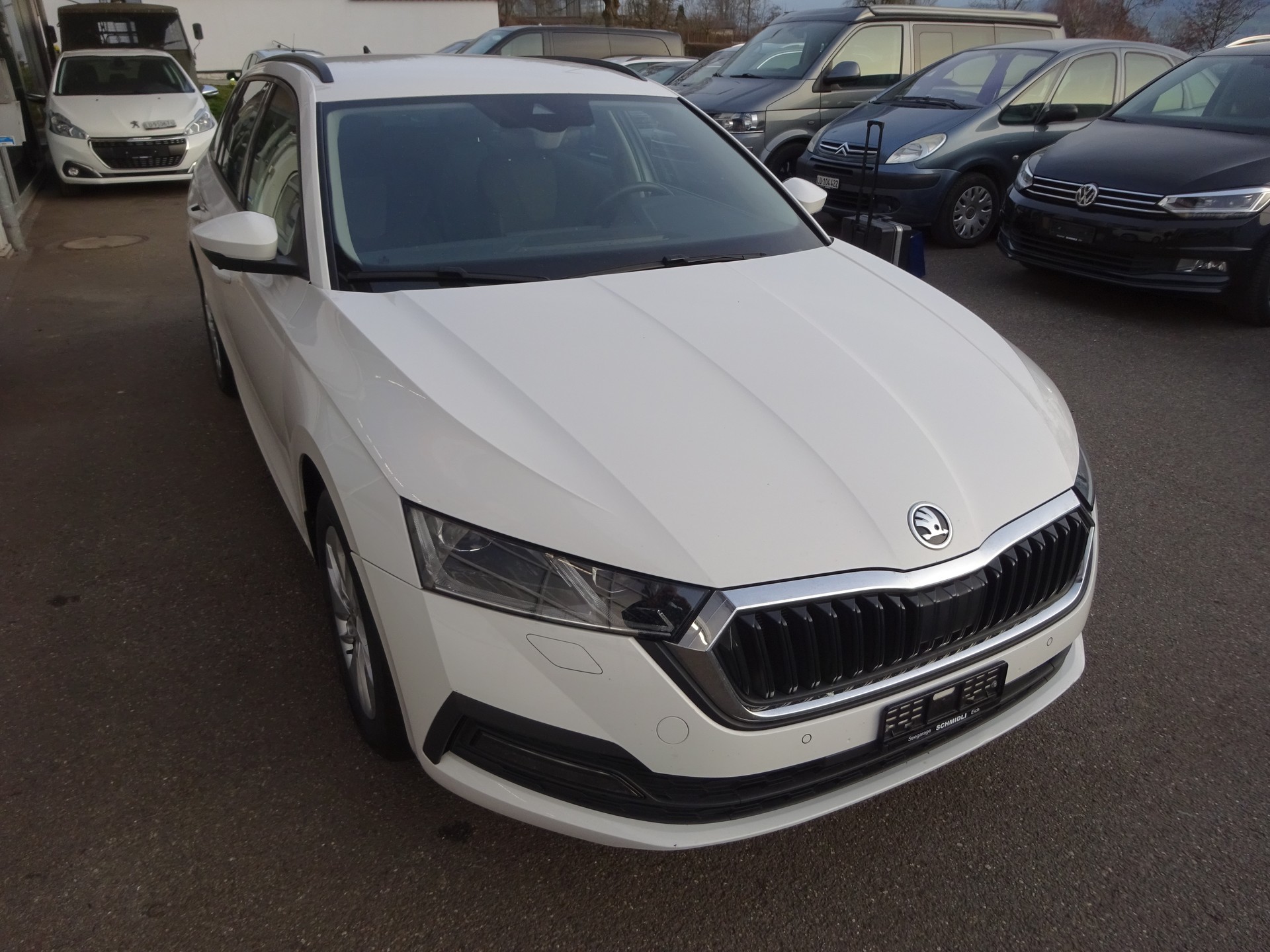 SKODA Octavia Combi 2.0 TDI DSG Ambition 4x4-showroom-element-3