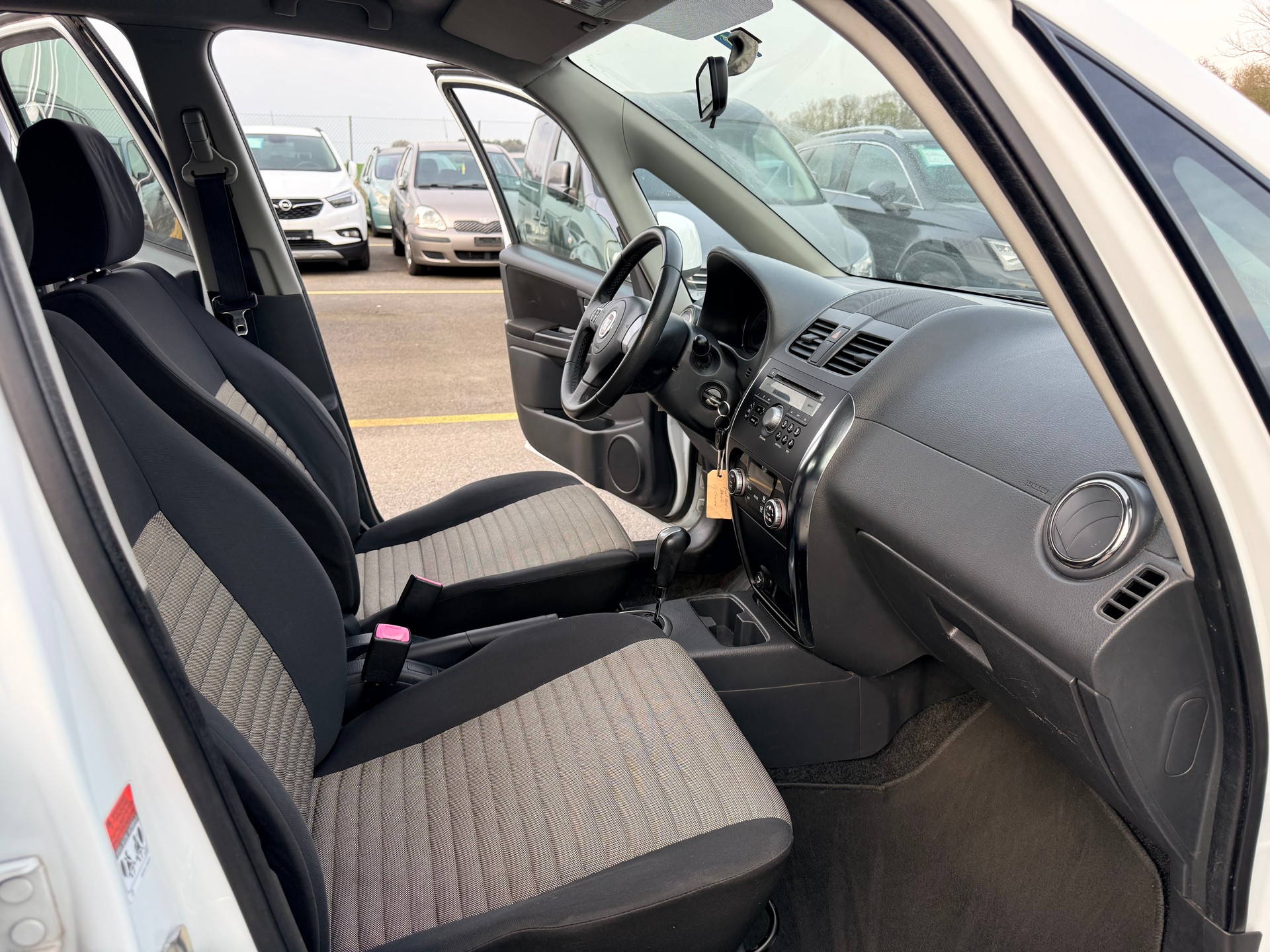 FIAT Sedici 1.6 2WD Dynamic Automatic-image-10
