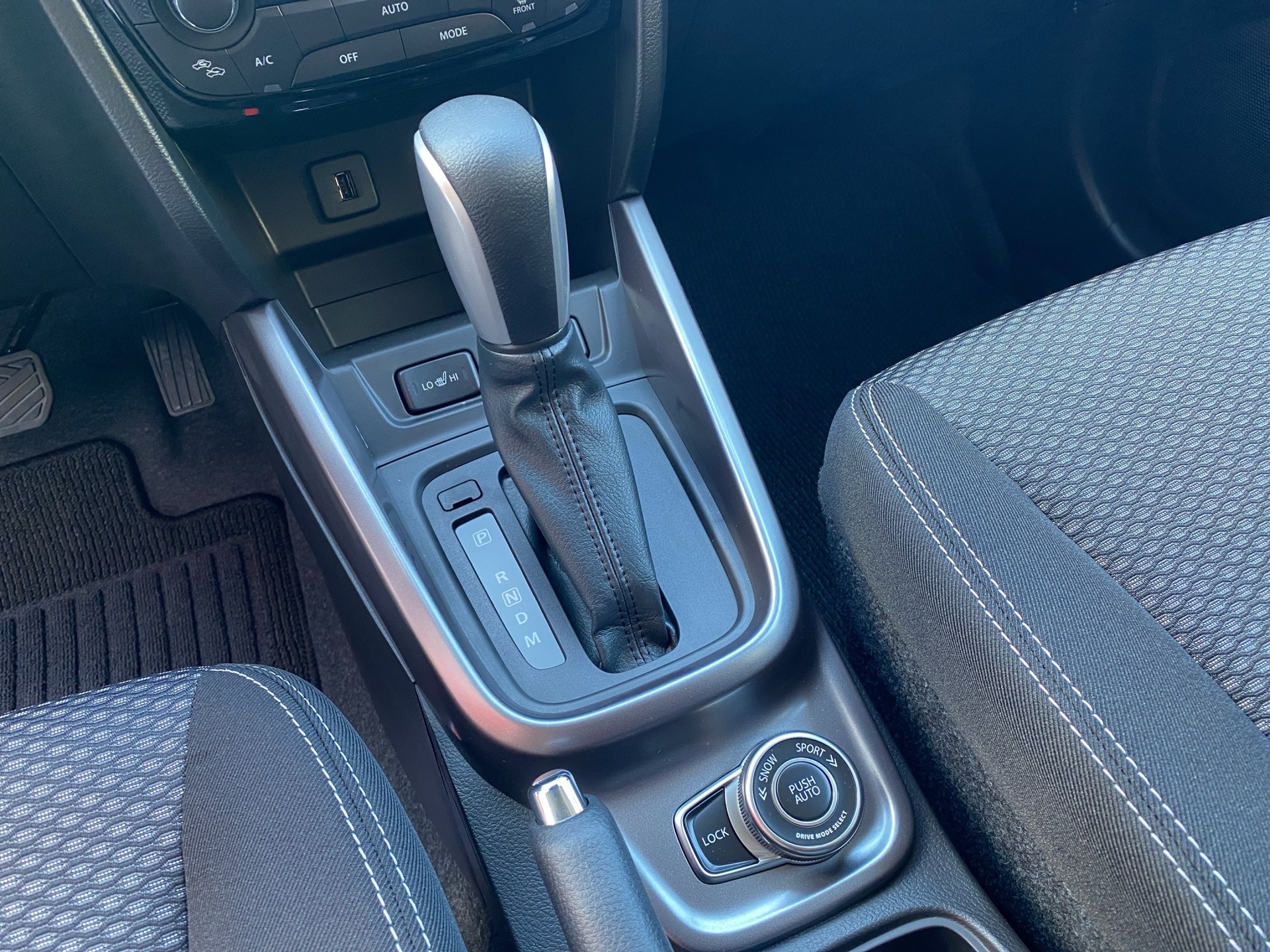 SUZUKI Vitara 1.4 Boosterjet Compact + 4x4 Hybrid Automatic-image-13