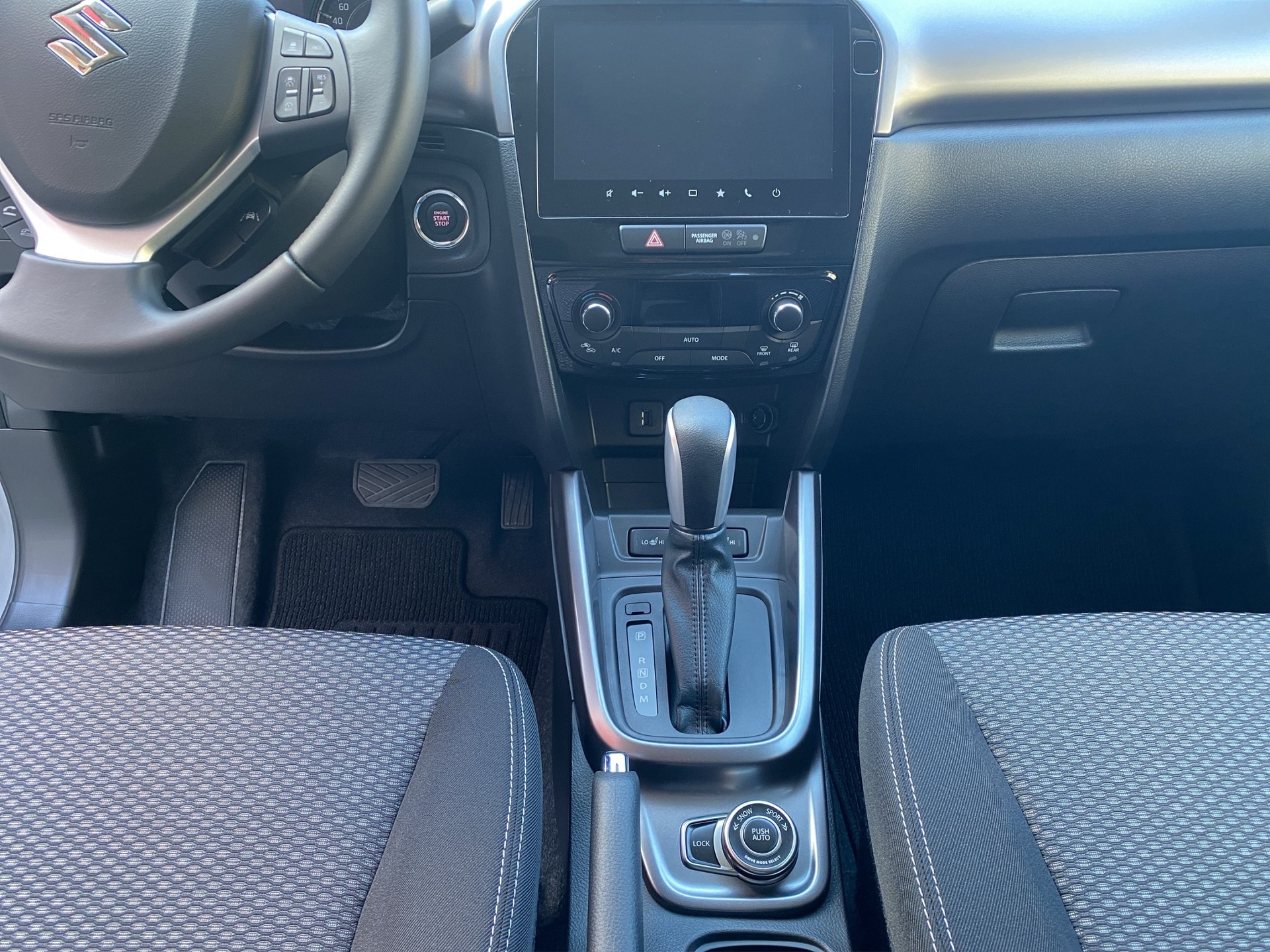 SUZUKI Vitara 1.4 Boosterjet Compact + 4x4 Hybrid Automatic-image-12