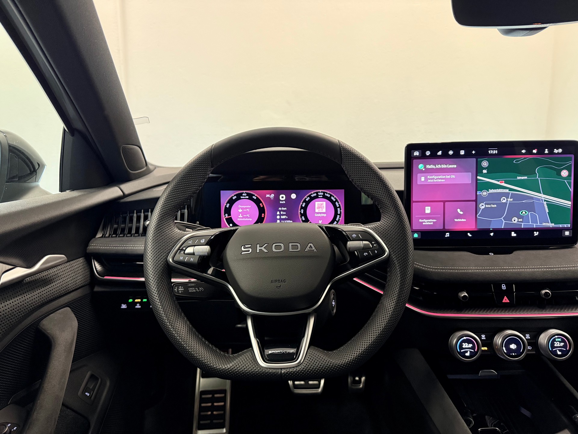SKODA Superb Combi Sportline 2.0 TDI 4x4 DSG-image-16