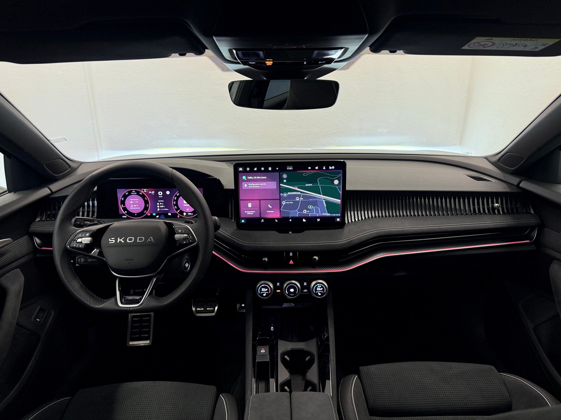 SKODA Superb Combi Sportline 2.0 TDI 4x4 DSG-image-15
