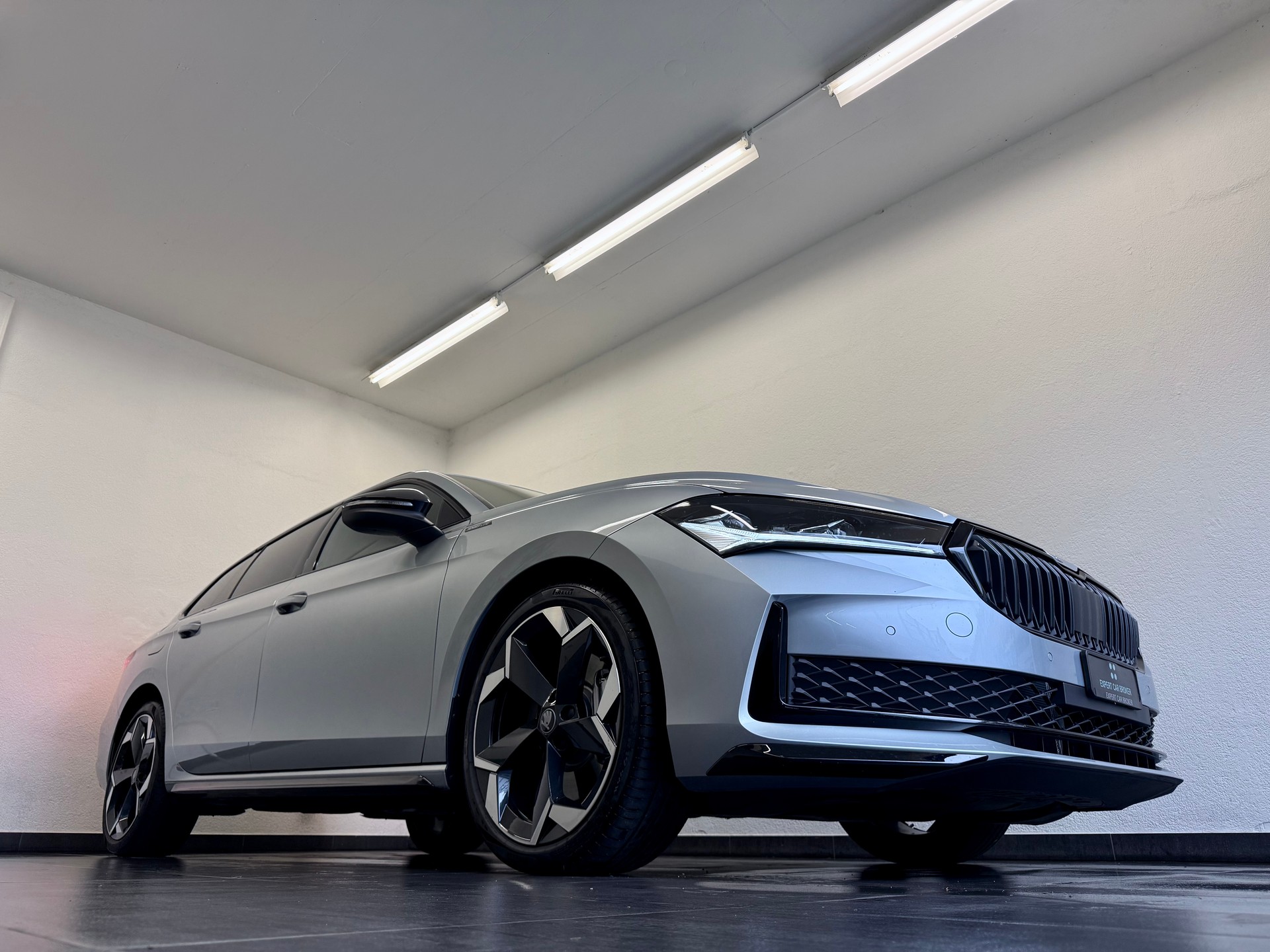 SKODA Superb Combi Sportline 2.0 TDI 4x4 DSG-showroom-element-3
