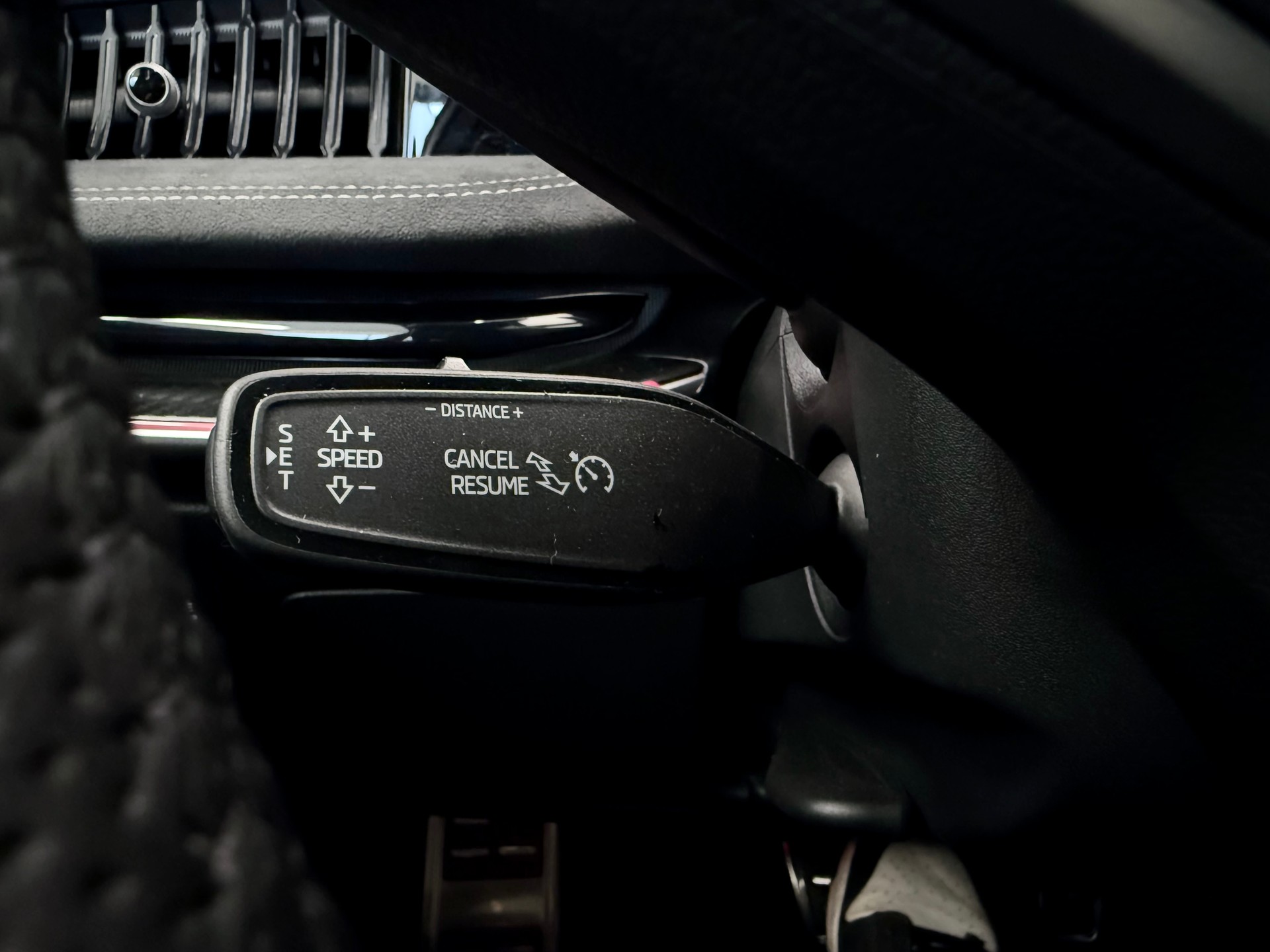 SKODA Superb Combi Sportline 2.0 TDI 4x4 DSG-image-25