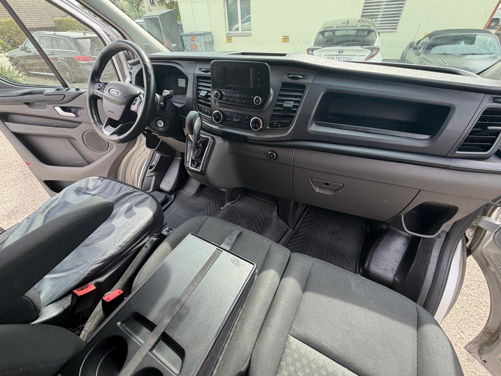 FORD Transit Custom Van 280 L1H1 Limited A-image-10