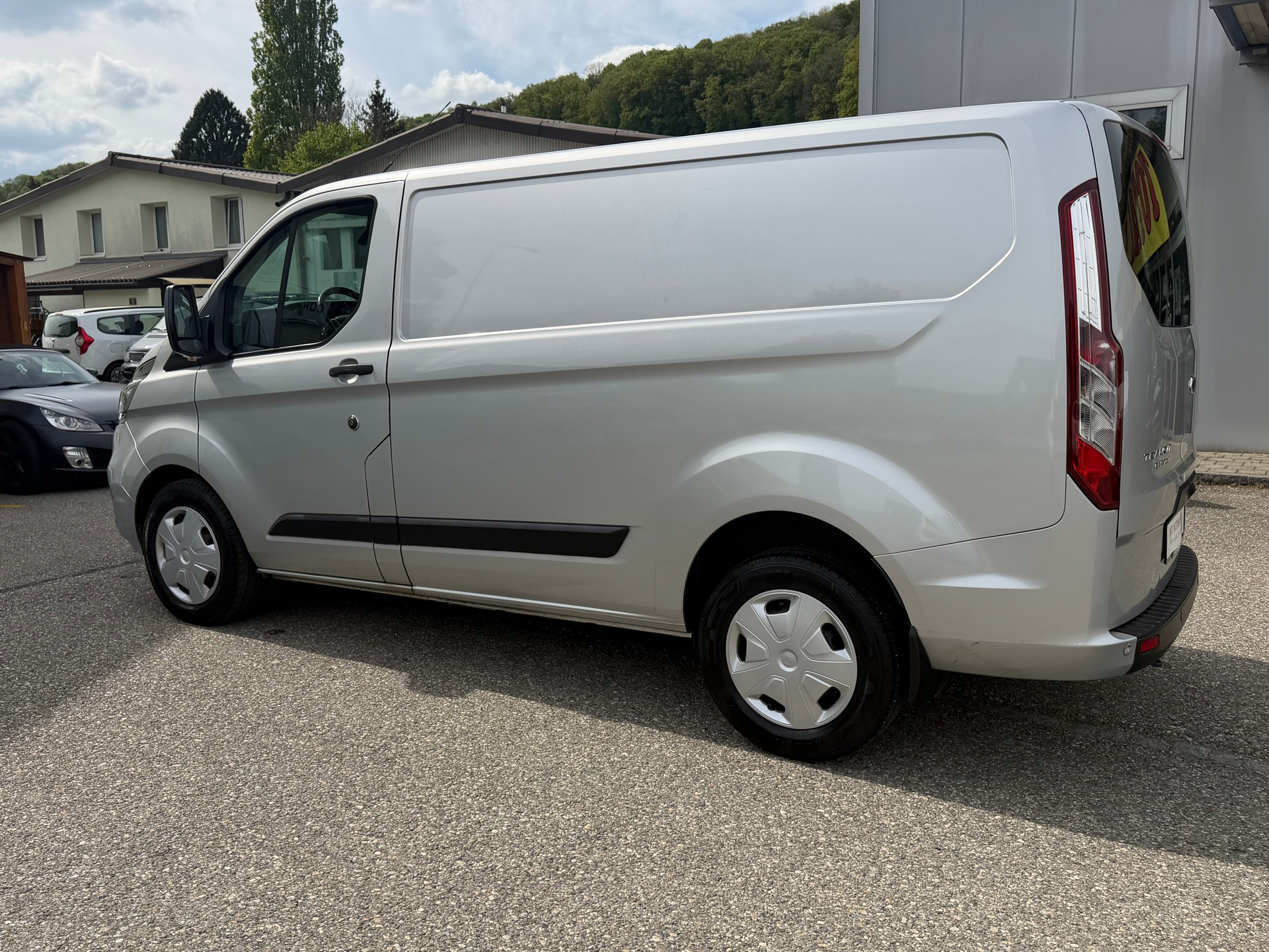 FORD Transit Custom Van 280 L1H1 Limited A-image-7