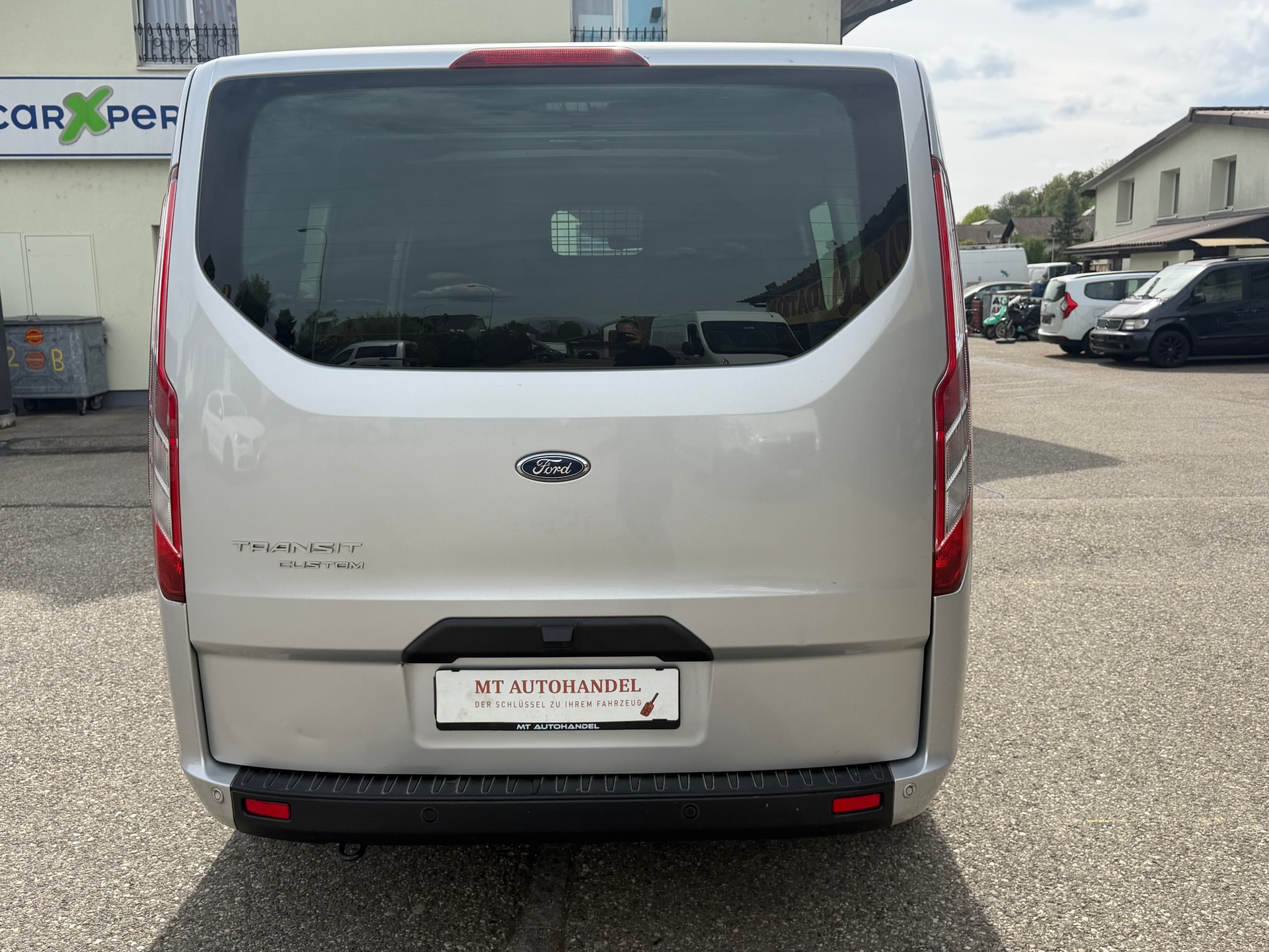 FORD Transit Custom Van 280 L1H1 Limited A-image-5