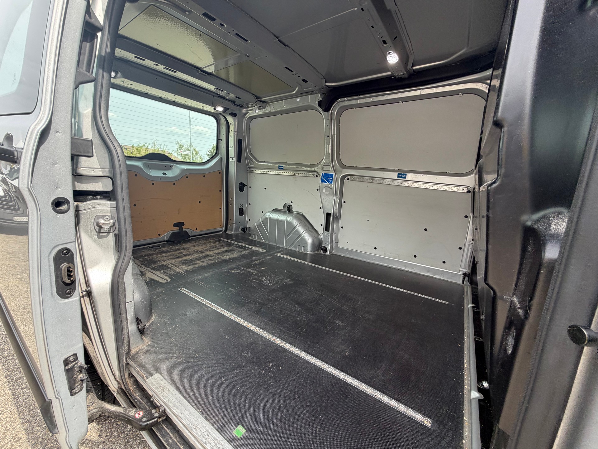 FORD Transit Custom Van 280 L1H1 Limited A-image-9