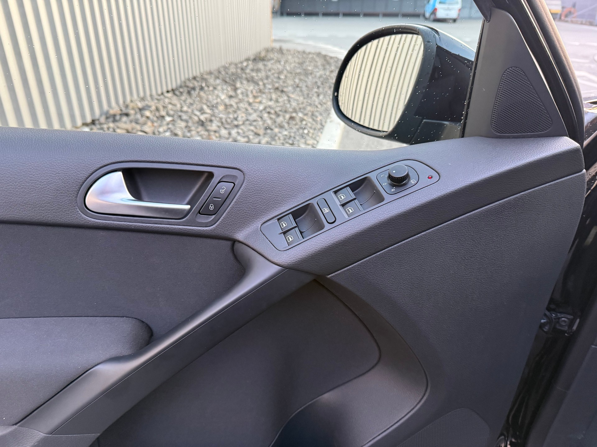 VW Tiguan 1.4 TSI BlueMotion Trend&Fun 4x2 FAIBLE KILOMÉTRAGE 23000 —-image-13