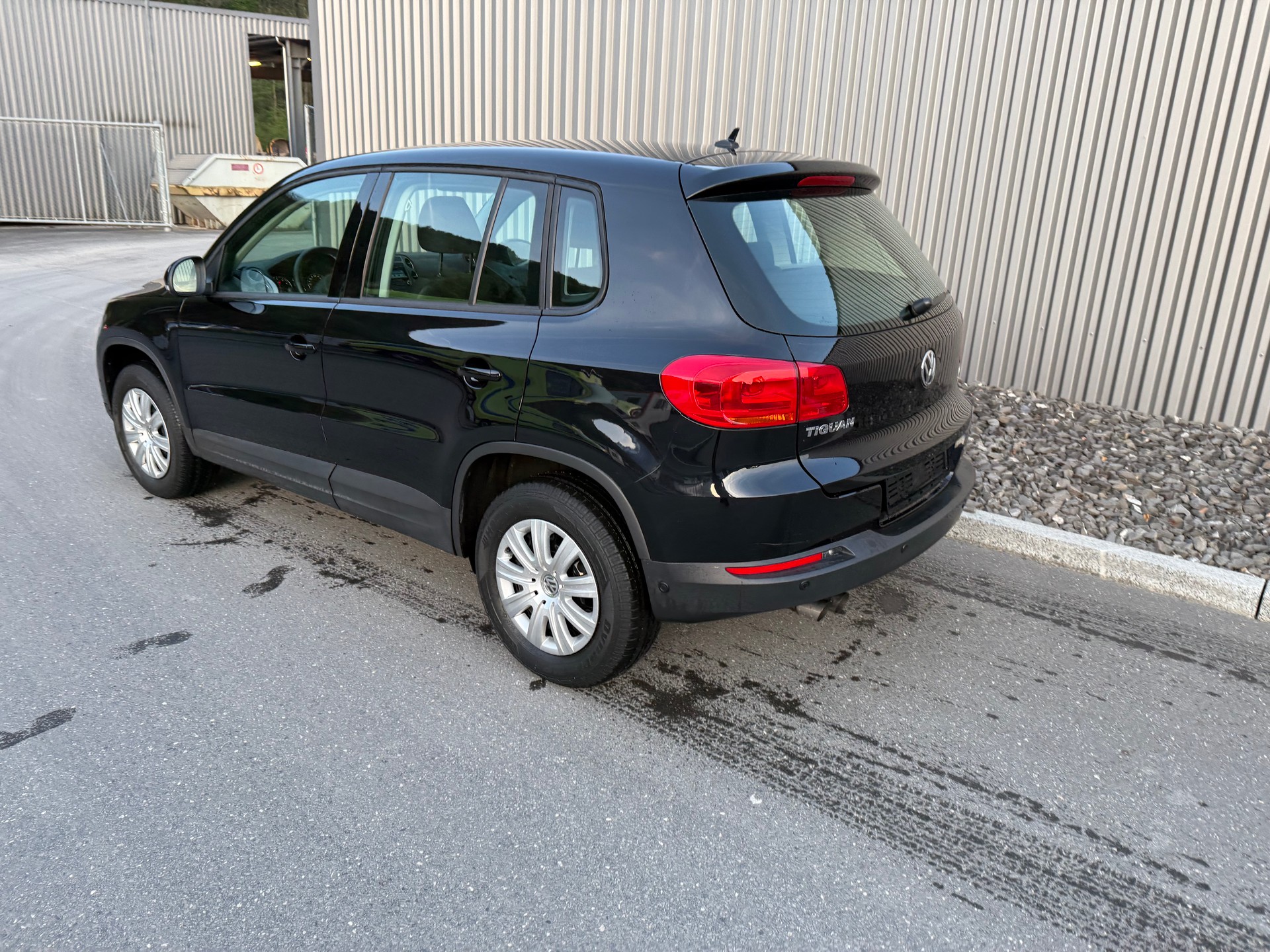 VW Tiguan 1.4 TSI BlueMotion Trend&Fun 4x2 FAIBLE KILOMÉTRAGE 23000 —-image-2