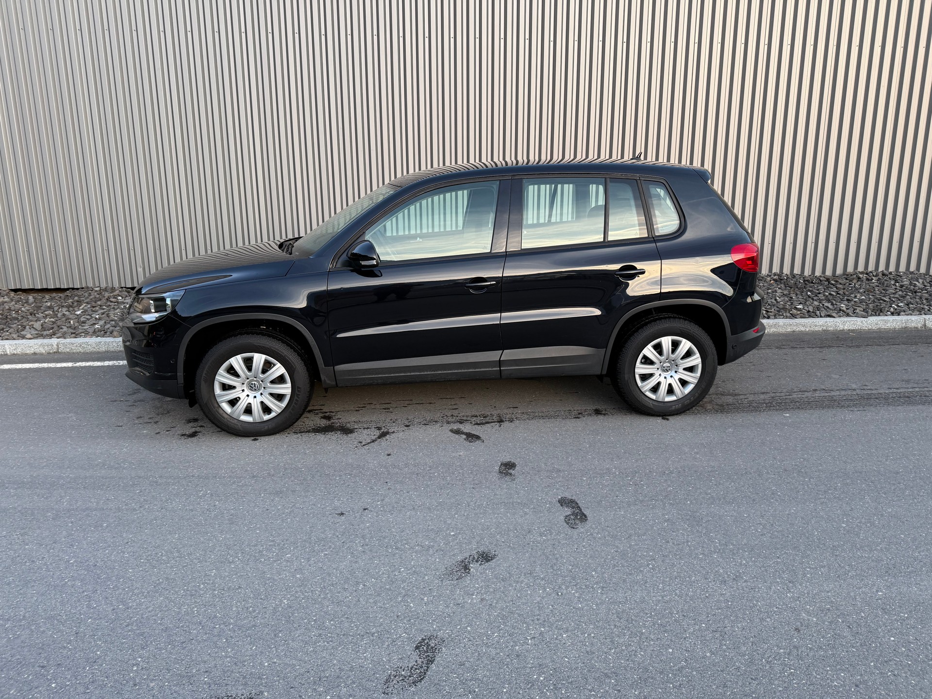 VW Tiguan 1.4 TSI BlueMotion Trend&Fun 4x2 FAIBLE KILOMÉTRAGE 23000 —-image-1