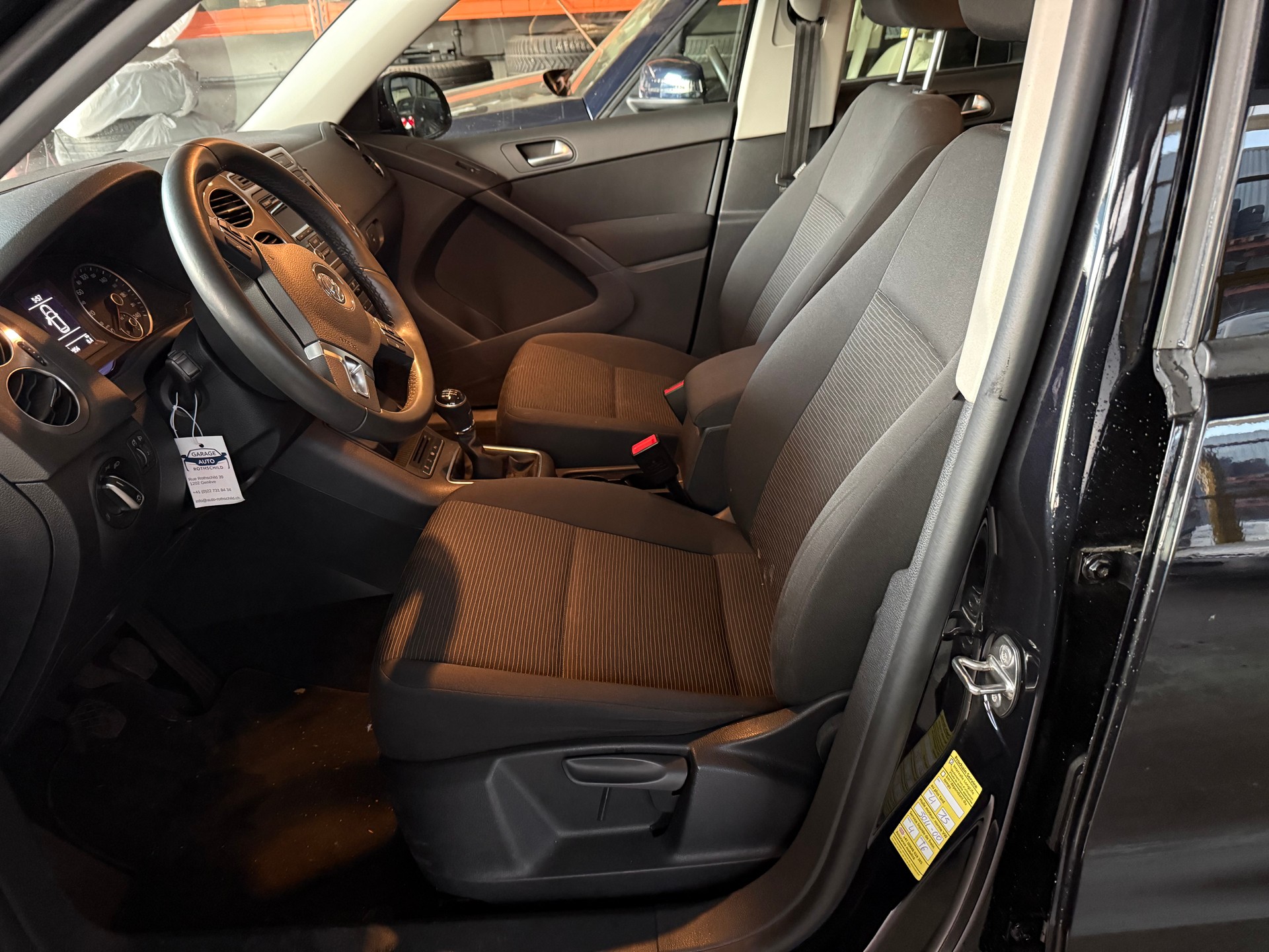 VW Tiguan 1.4 TSI BlueMotion Trend&Fun 4x2 FAIBLE KILOMÉTRAGE 23000 —-image-25