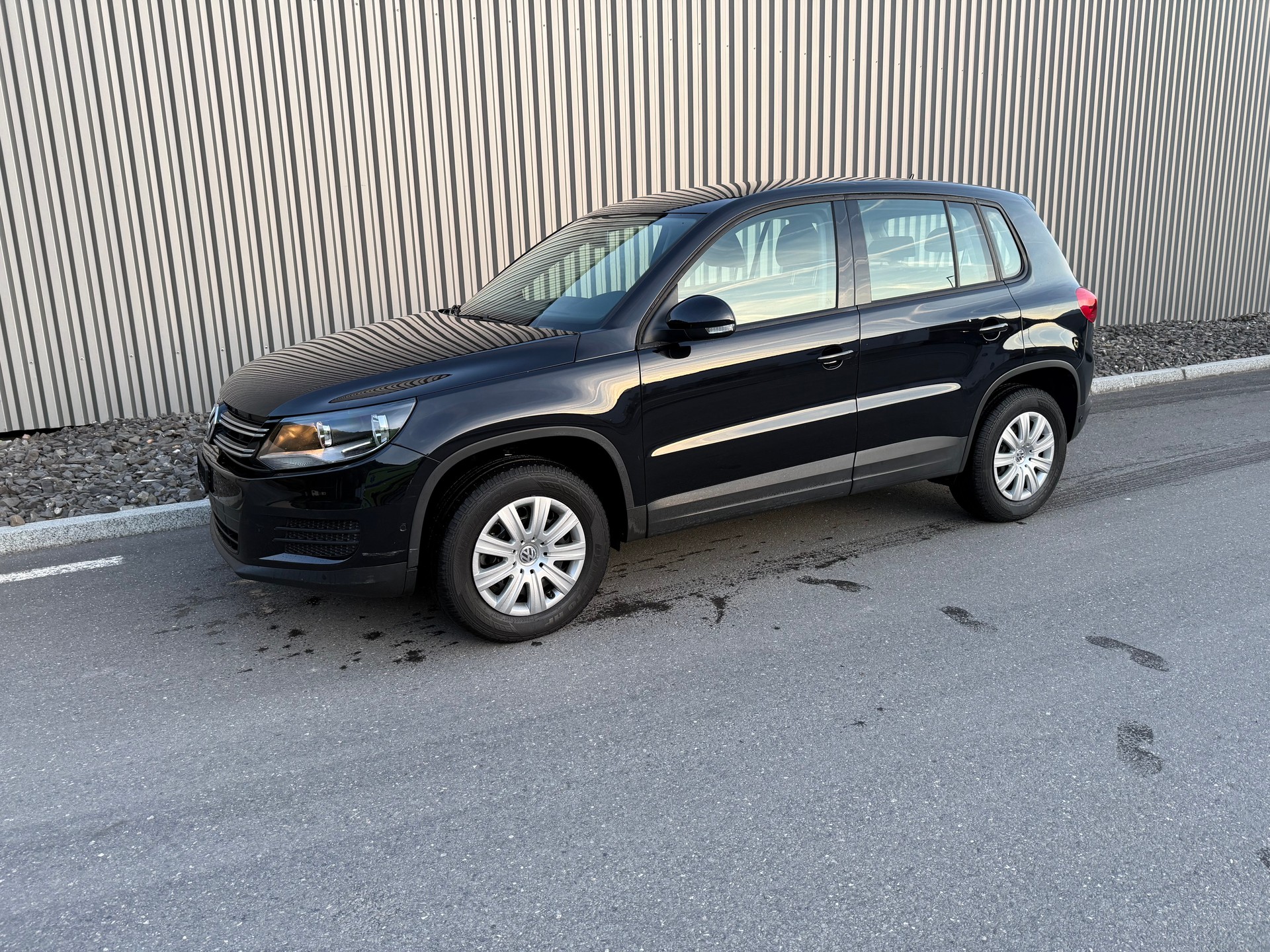 VW Tiguan 1.4 TSI BlueMotion Trend&Fun 4x2 FAIBLE KILOMÉTRAGE 23000 —-image-0