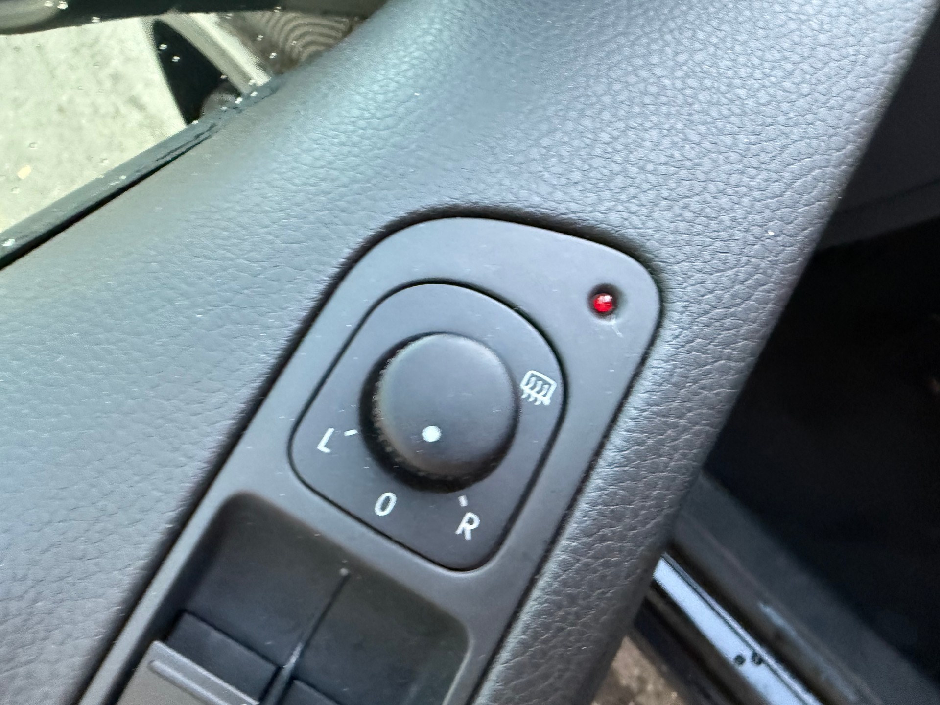 VW Tiguan 1.4 TSI BlueMotion Trend&Fun 4x2 FAIBLE KILOMÉTRAGE 23000 —-image-21