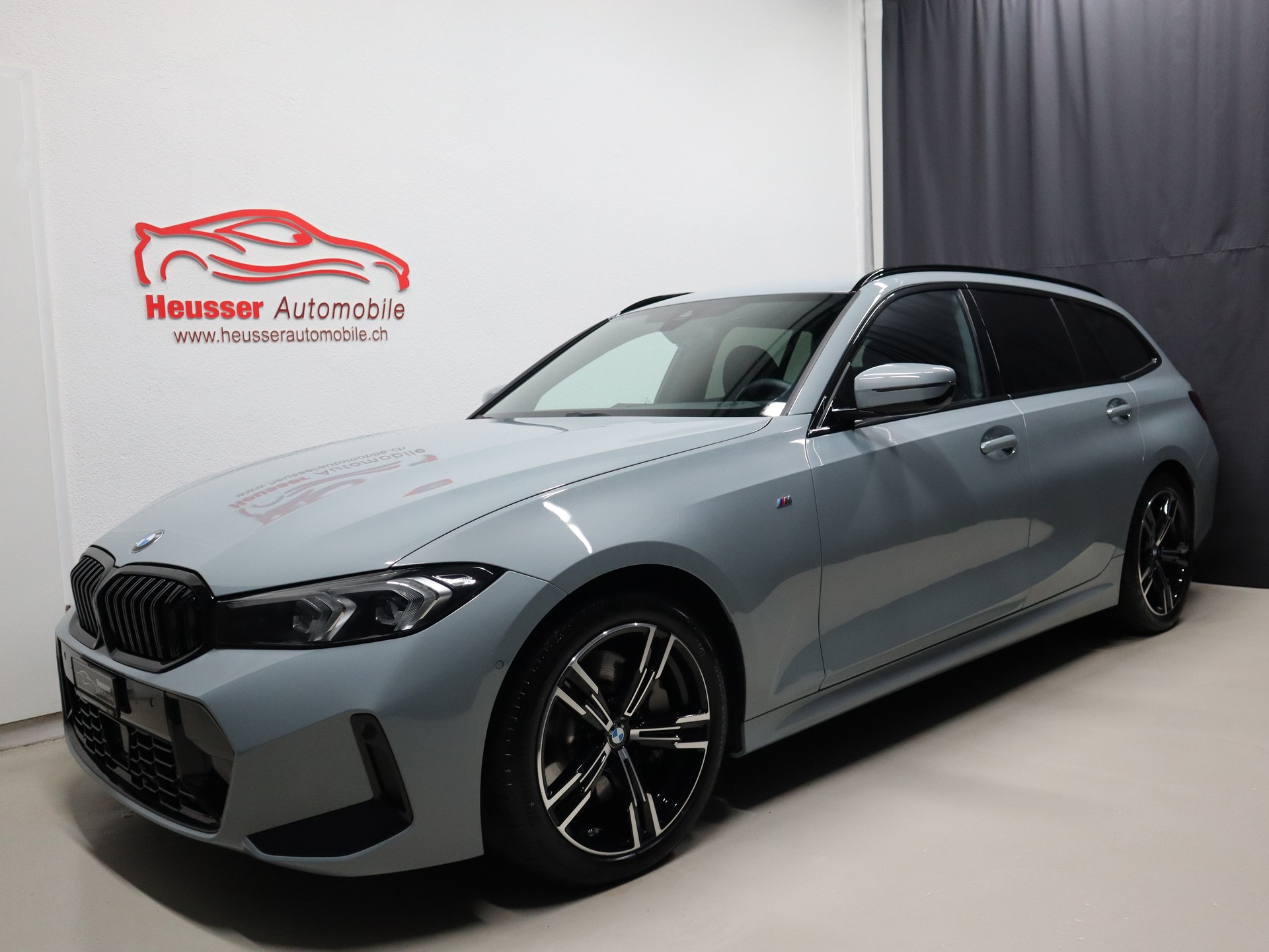 BMW 330i Touring xDrive Steptronic M Sport - Live Cockpit - Navi - Kamera - 245 PS-image-1