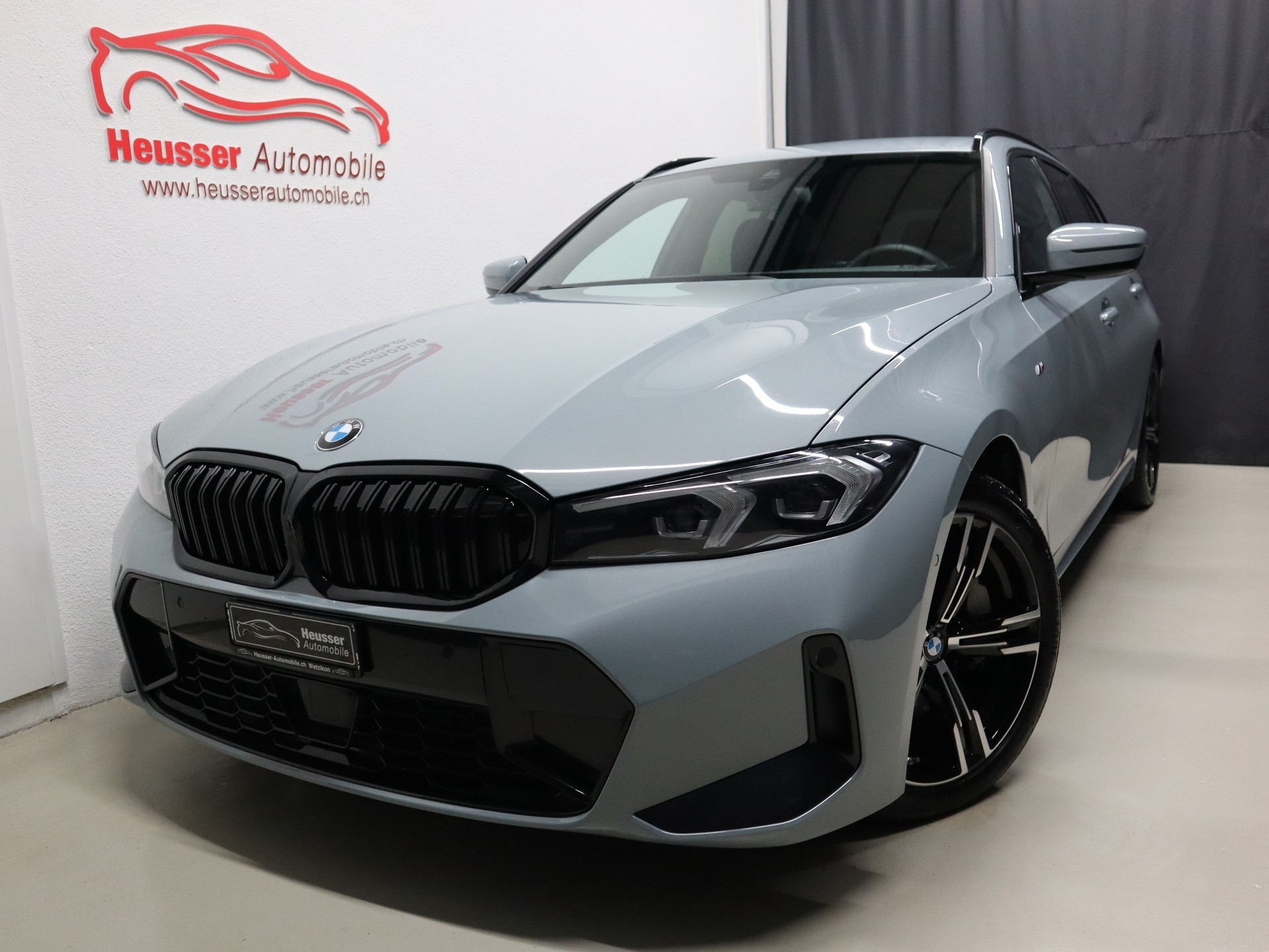 BMW 330i Touring xDrive Steptronic M Sport - Live Cockpit - Navi - Kamera - 245 PS-image-0