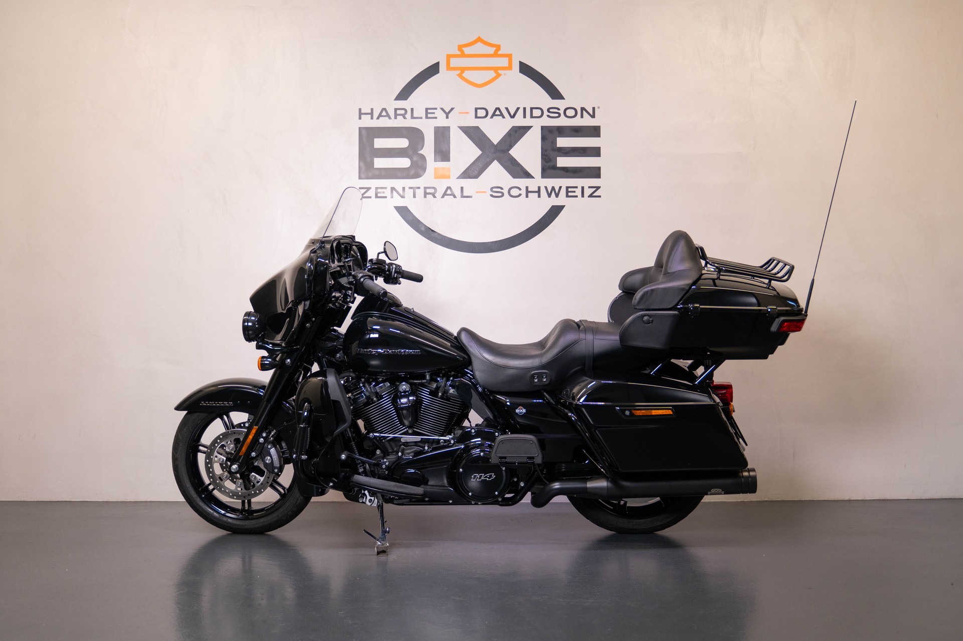 HARLEY-DAVIDSON FLHTK Electra Glide Ultra Limited Black Finish114-image-1