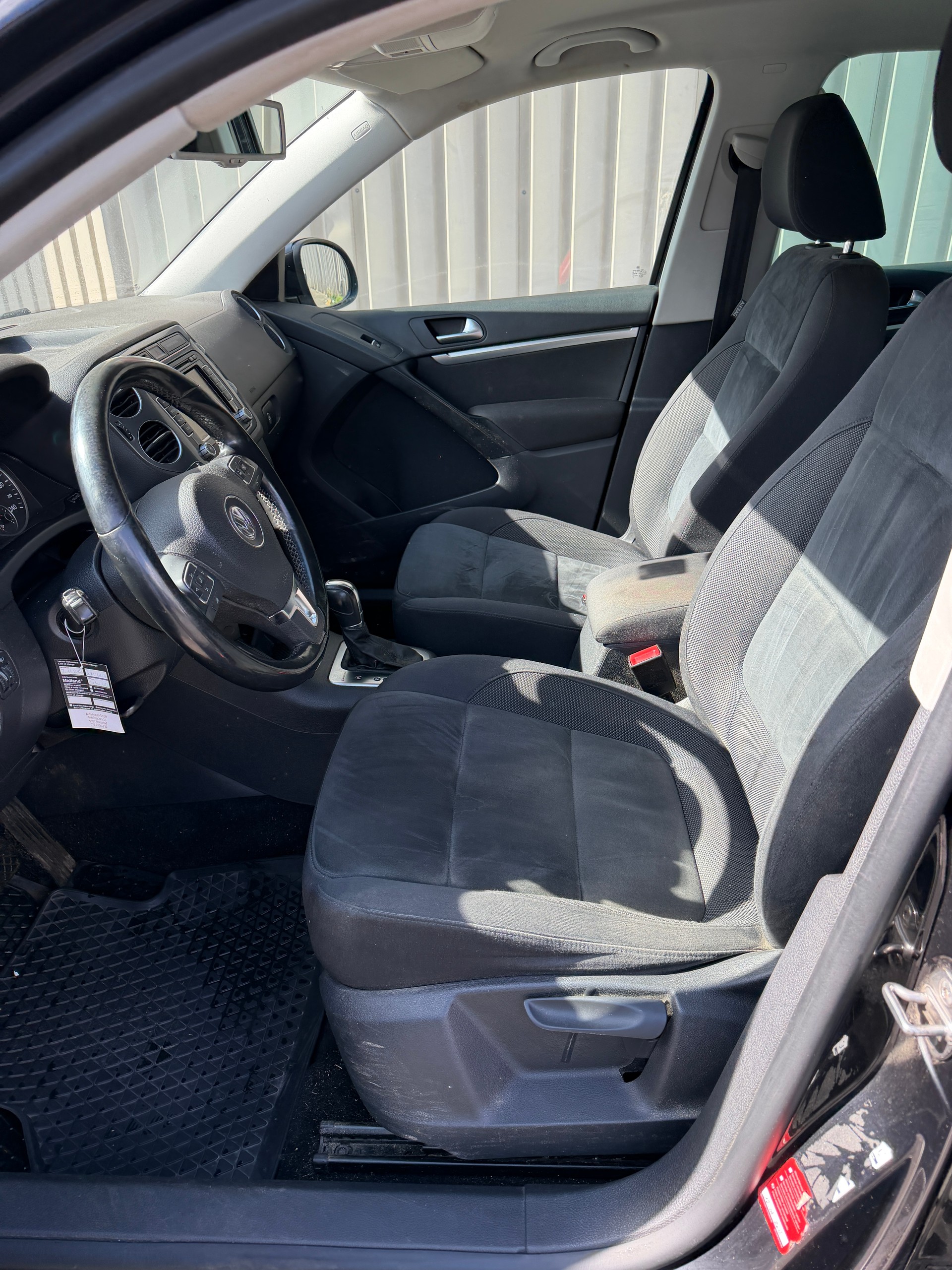 VW Tiguan 2.0 TDI BlueMotion Sport&Style 4Motion DSG-image-9