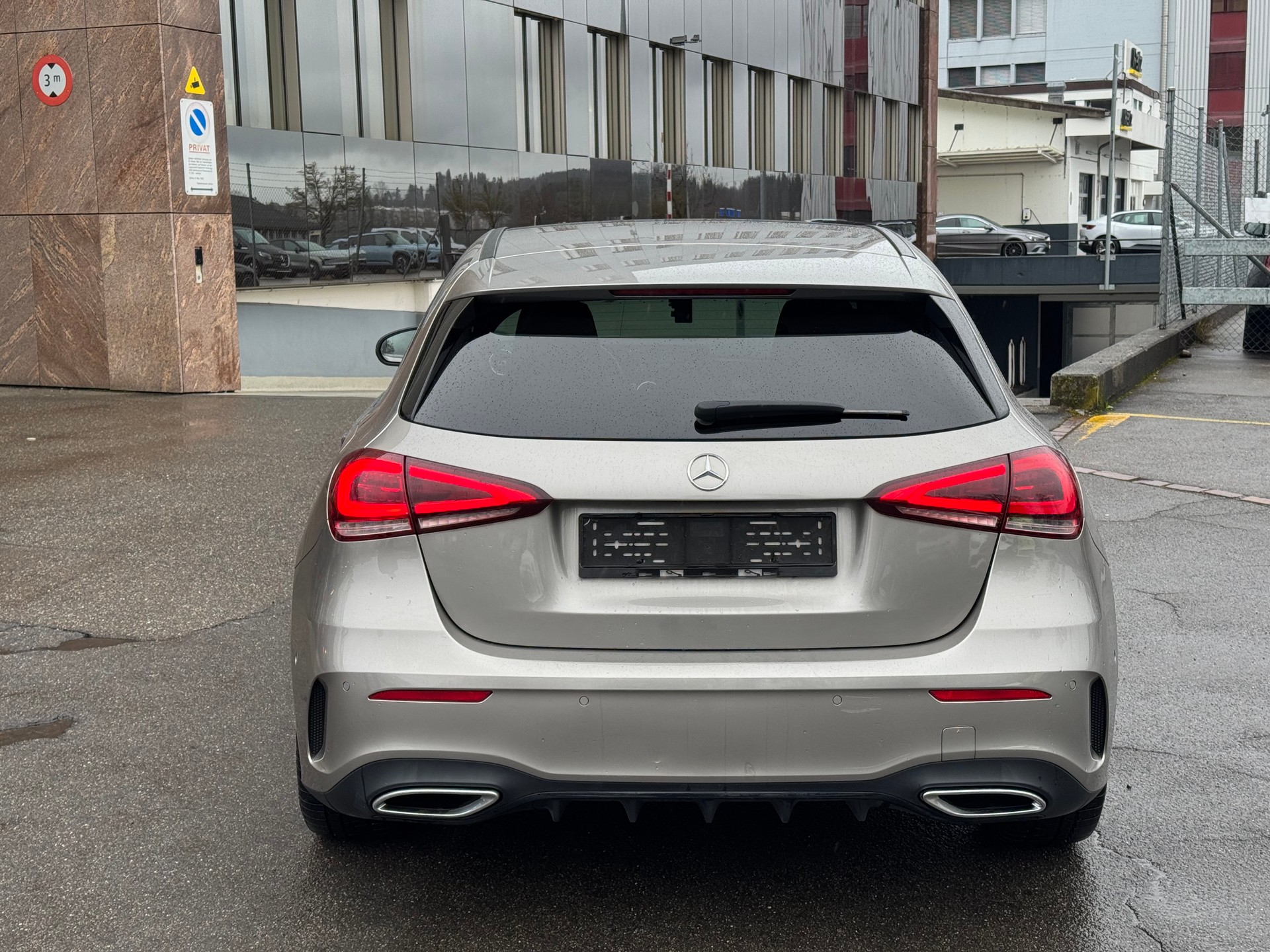 MERCEDES-BENZ A 250 AMG Line 7G-DCT-image-4
