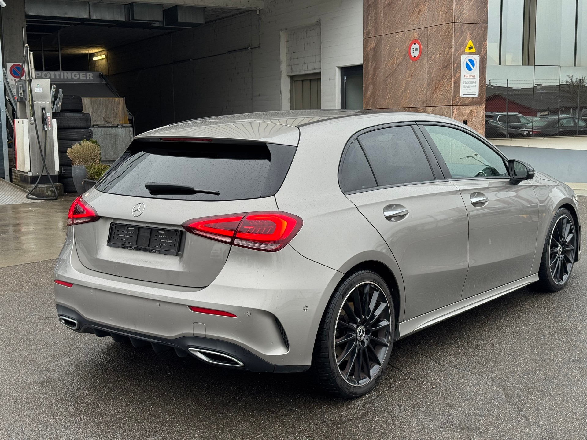 MERCEDES-BENZ A 250 AMG Line 7G-DCT-image-1