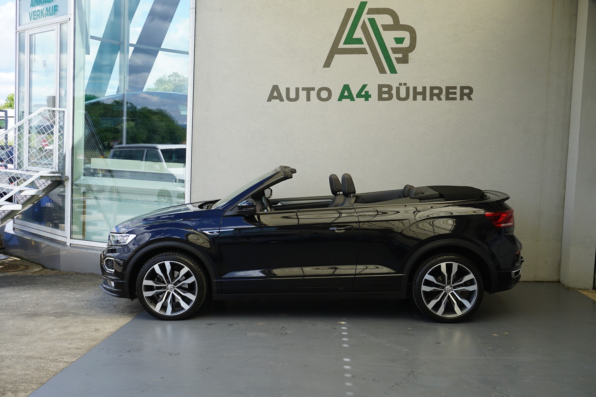 VW T-Roc 1.5 TSI EVO R-Line Cabriolet DSG-Automat 150PS mit Lederausstattung und Abstandsregeltempomat-showroom-element-1