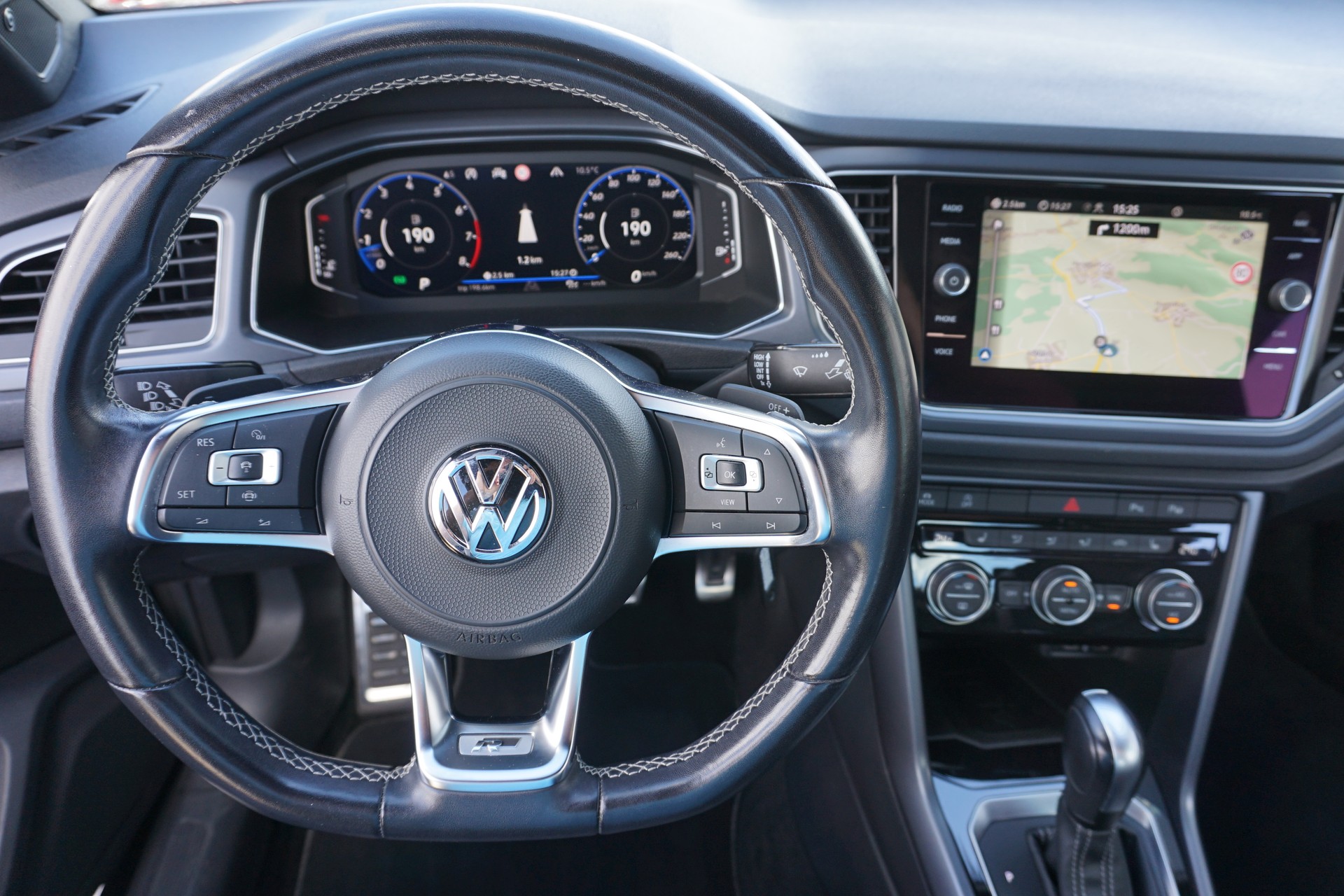VW T-Roc 1.5 TSI EVO R-Line Cabriolet DSG-Automat 150PS mit Lederausstattung und Abstandsregeltempomat-image-24