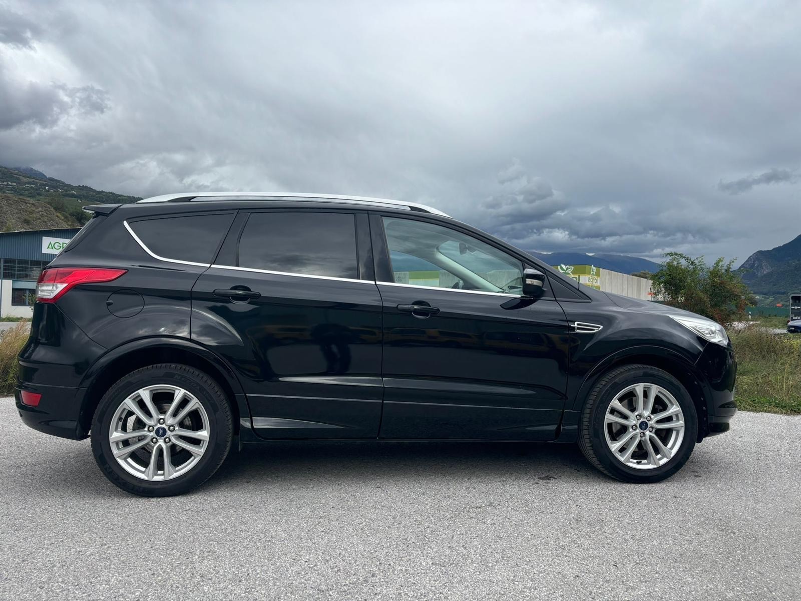 FORD Kuga 1.6 SCTi Carving 4WD Automatic-image-12