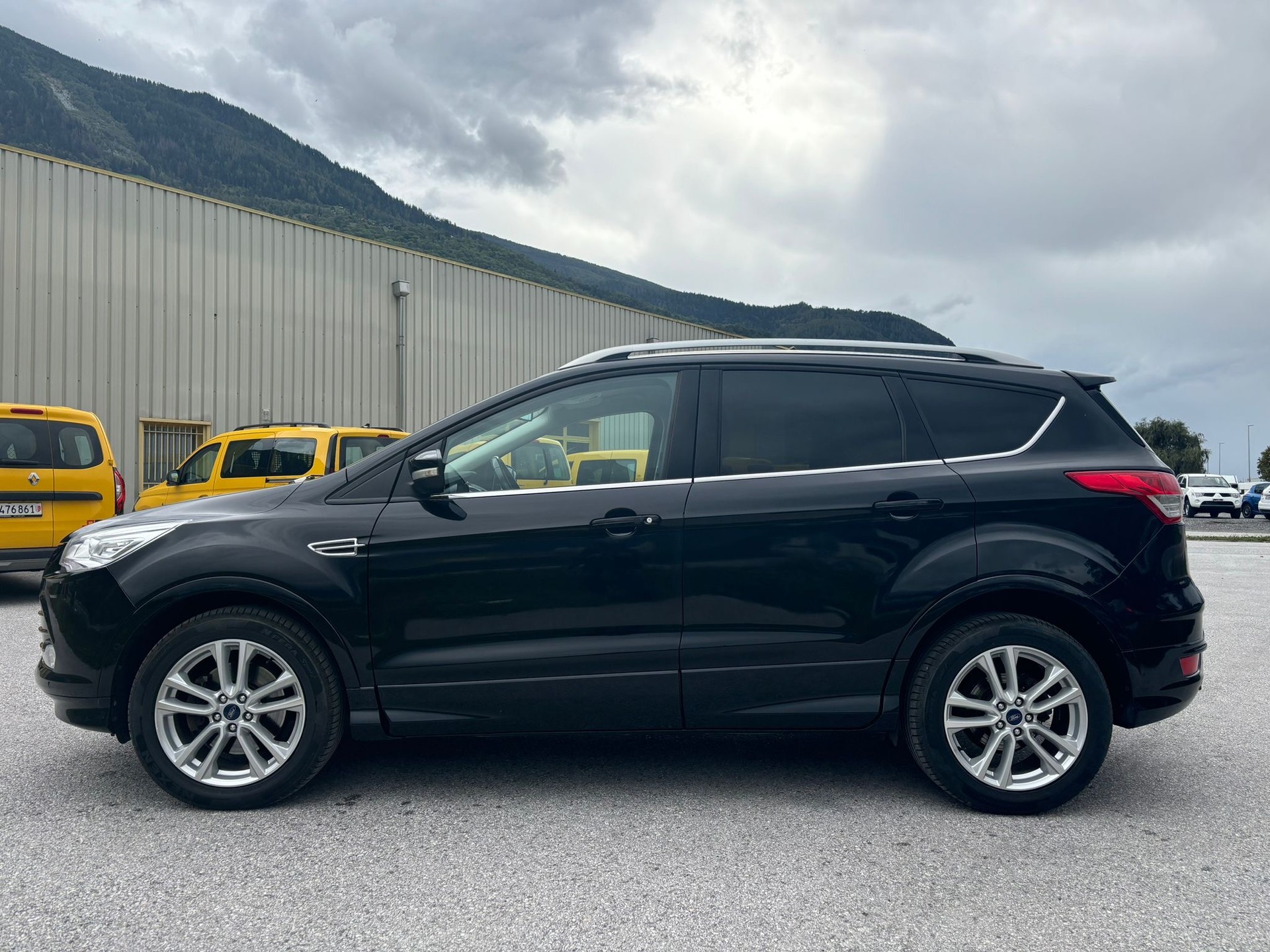 FORD Kuga 1.6 SCTi Carving 4WD Automatic-image-11
