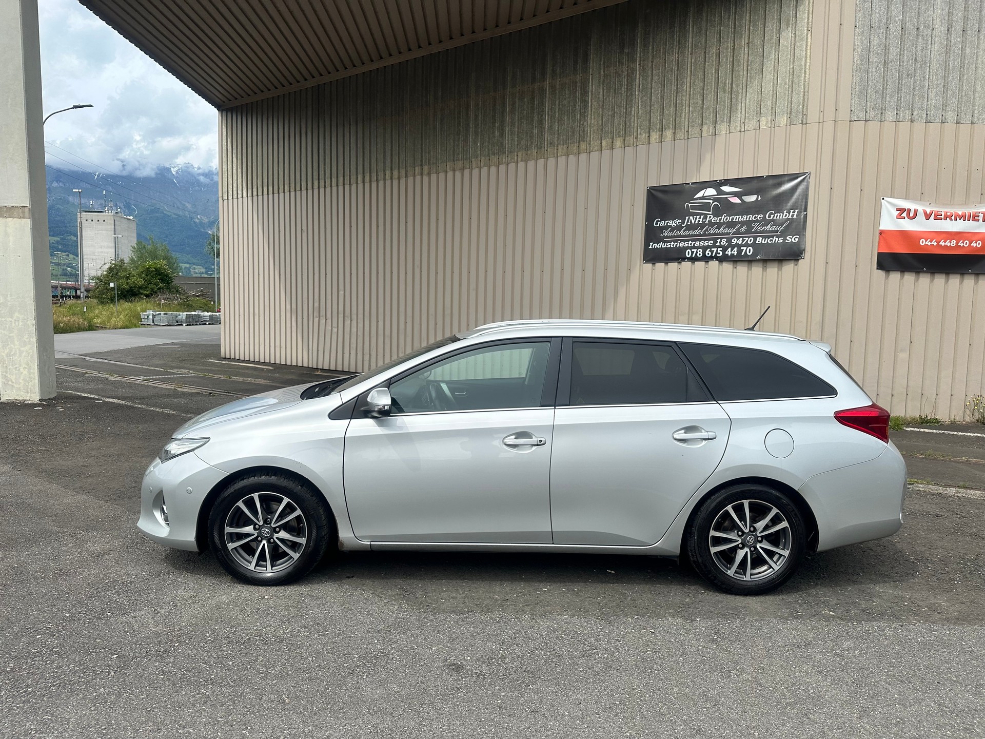 TOYOTA Auris Touring Sports 2.0 D-4D Trend-image-3
