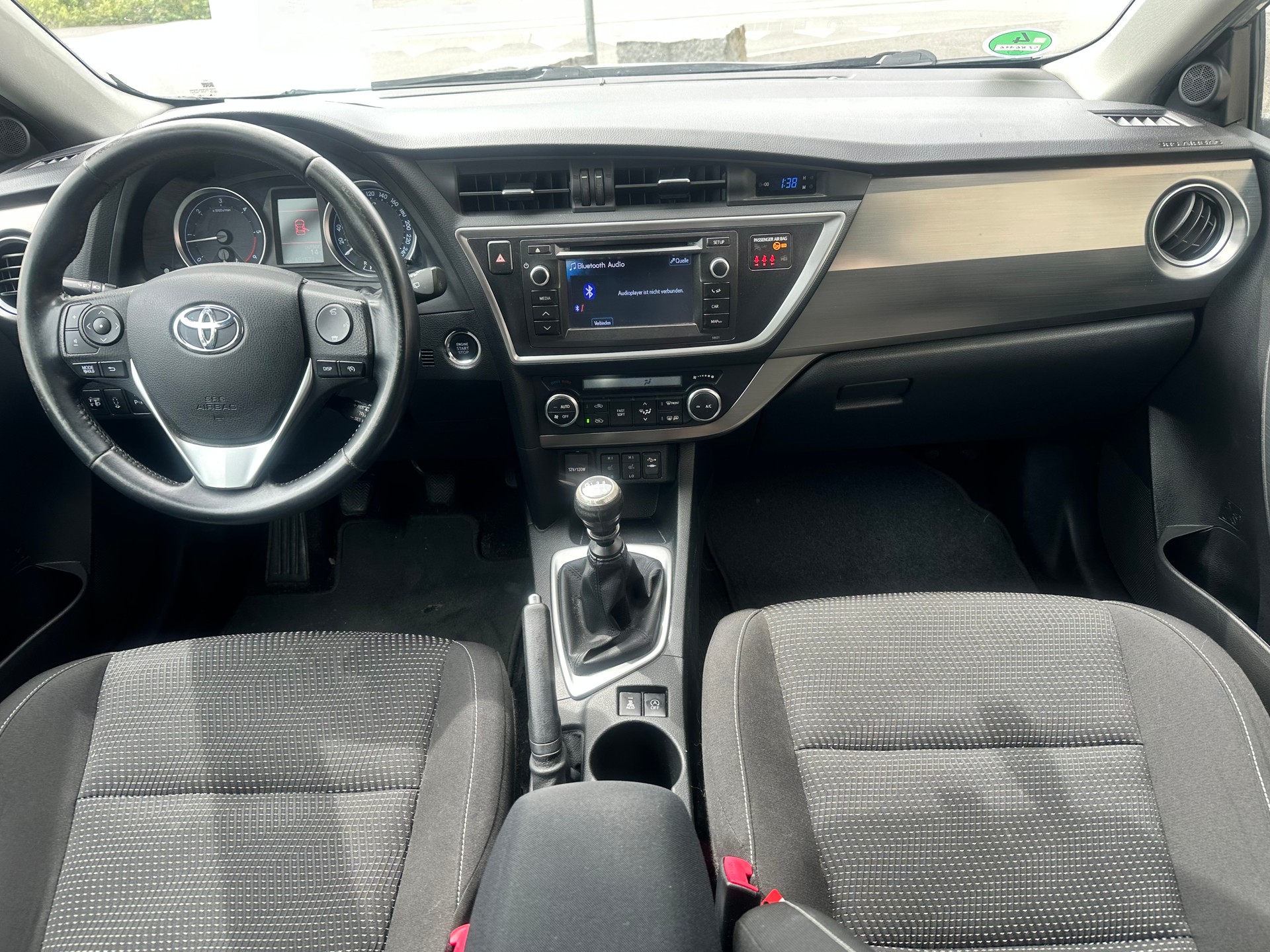 TOYOTA Auris Touring Sports 2.0 D-4D Trend-image-11