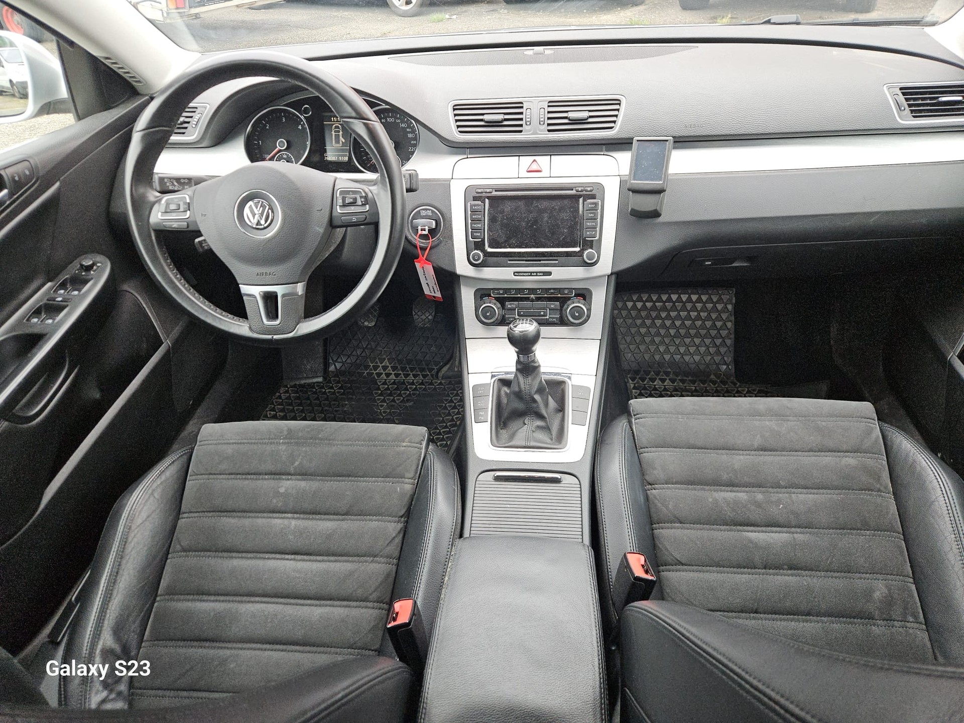 VW Passat Variant 2.0 TDI Highline 4Motion-image-7