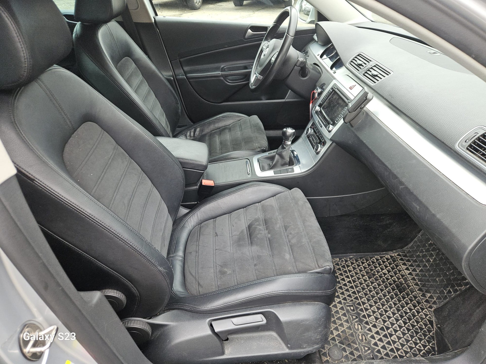 VW Passat Variant 2.0 TDI Highline 4Motion-image-6