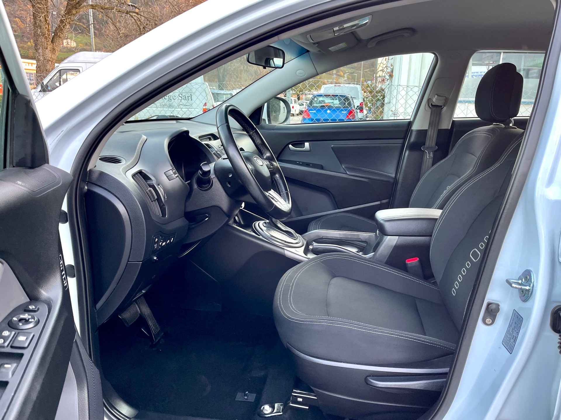 KIA Sportage 2.0 CRDi Trend 4WD-image-27
