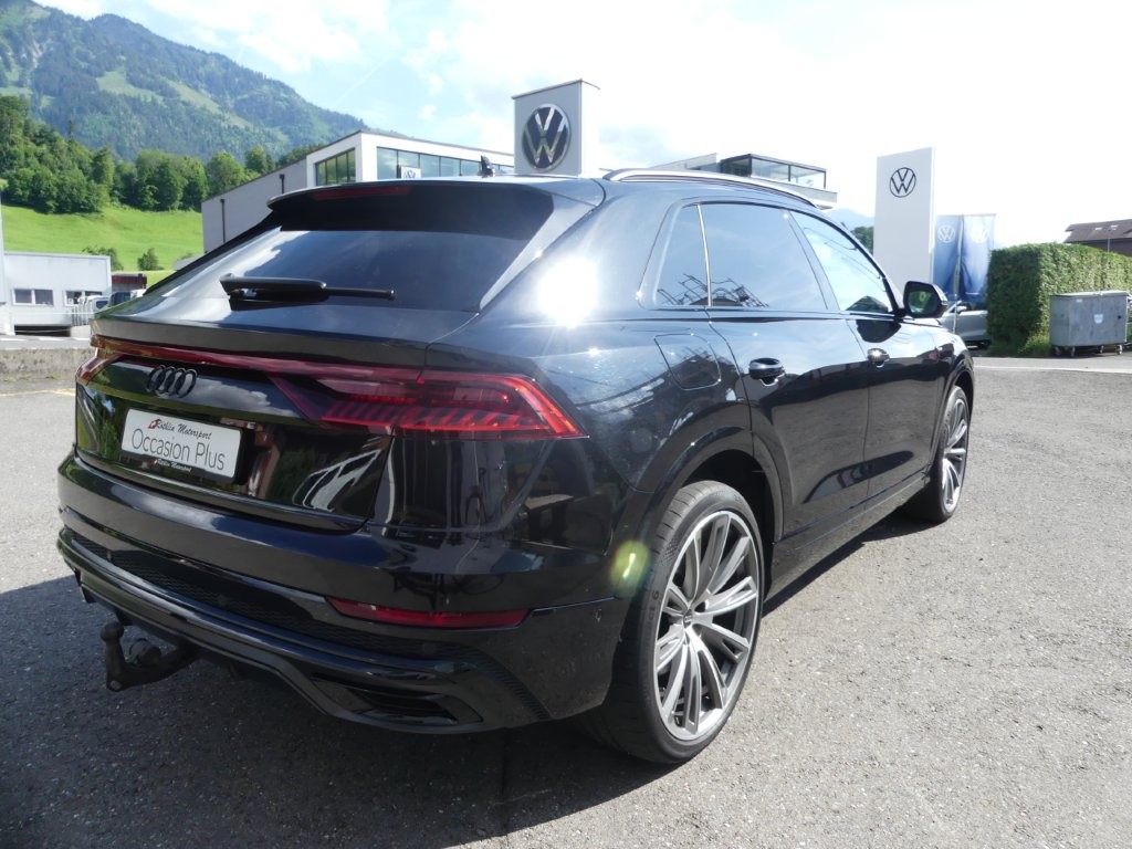 AUDI Q8 55 TFSI quattro tiptronic-showroom-element-3