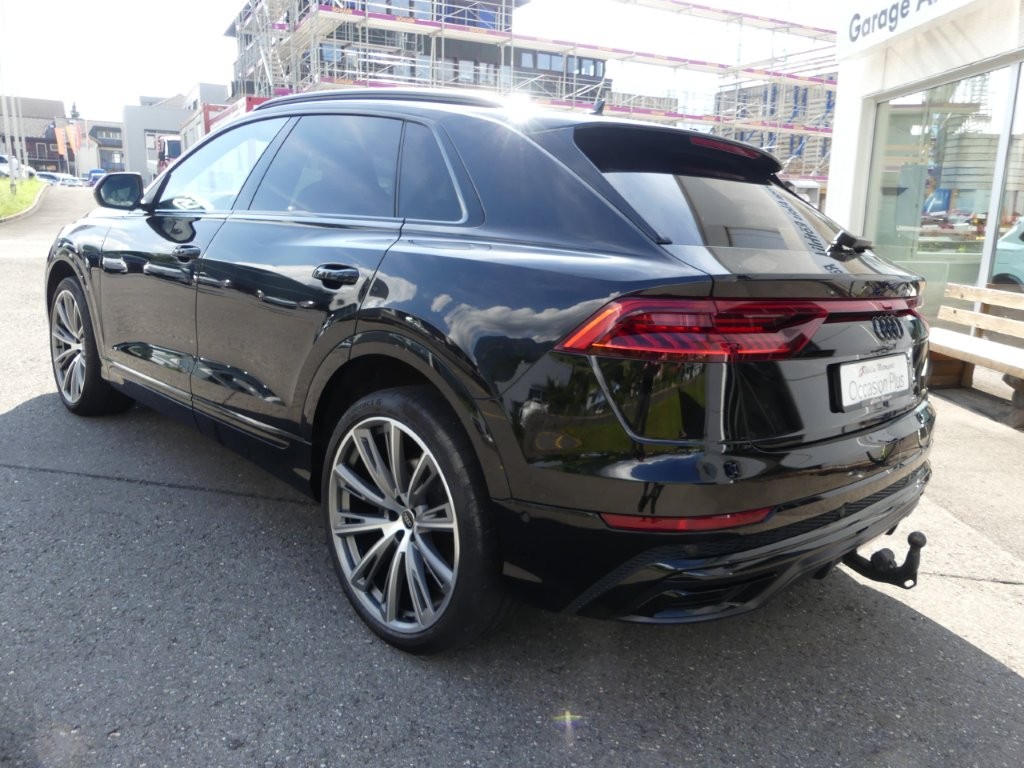 AUDI Q8 55 TFSI quattro tiptronic-showroom-element-1