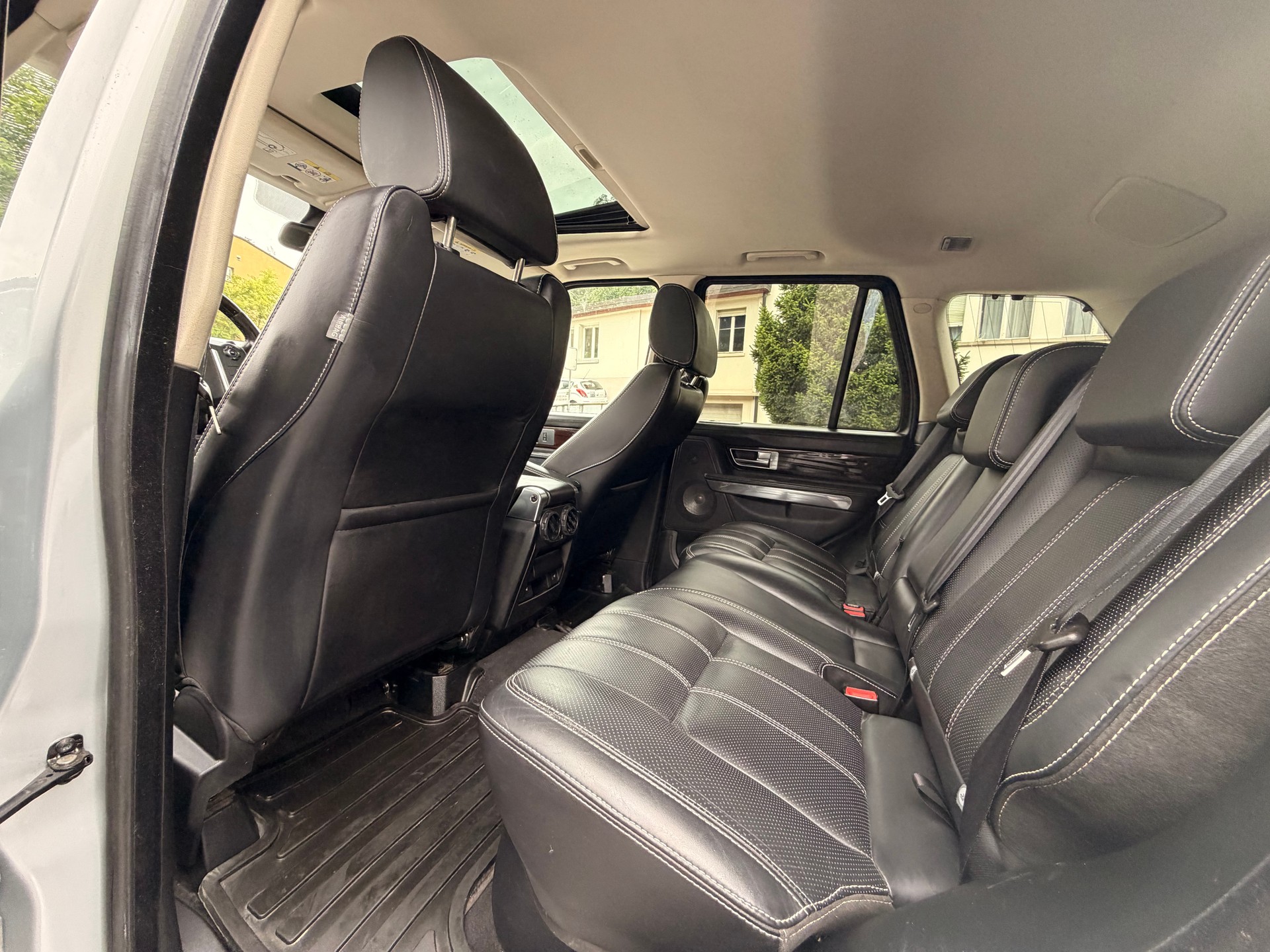 LAND ROVER Range Rover Sport 3.0 TDV6 HSE Automatic-image-10