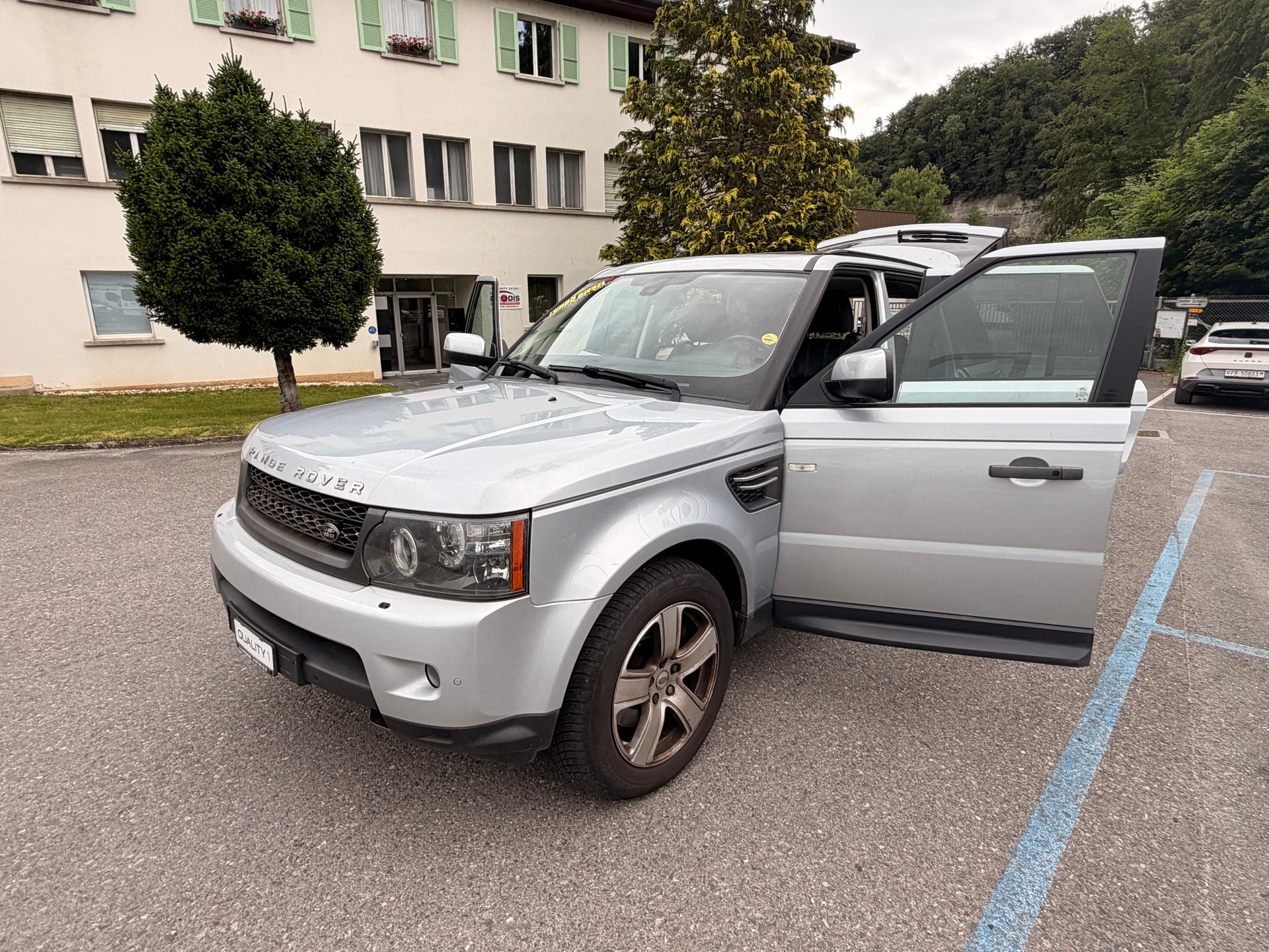 LAND ROVER Range Rover Sport 3.0 TDV6 HSE Automatic-image-16