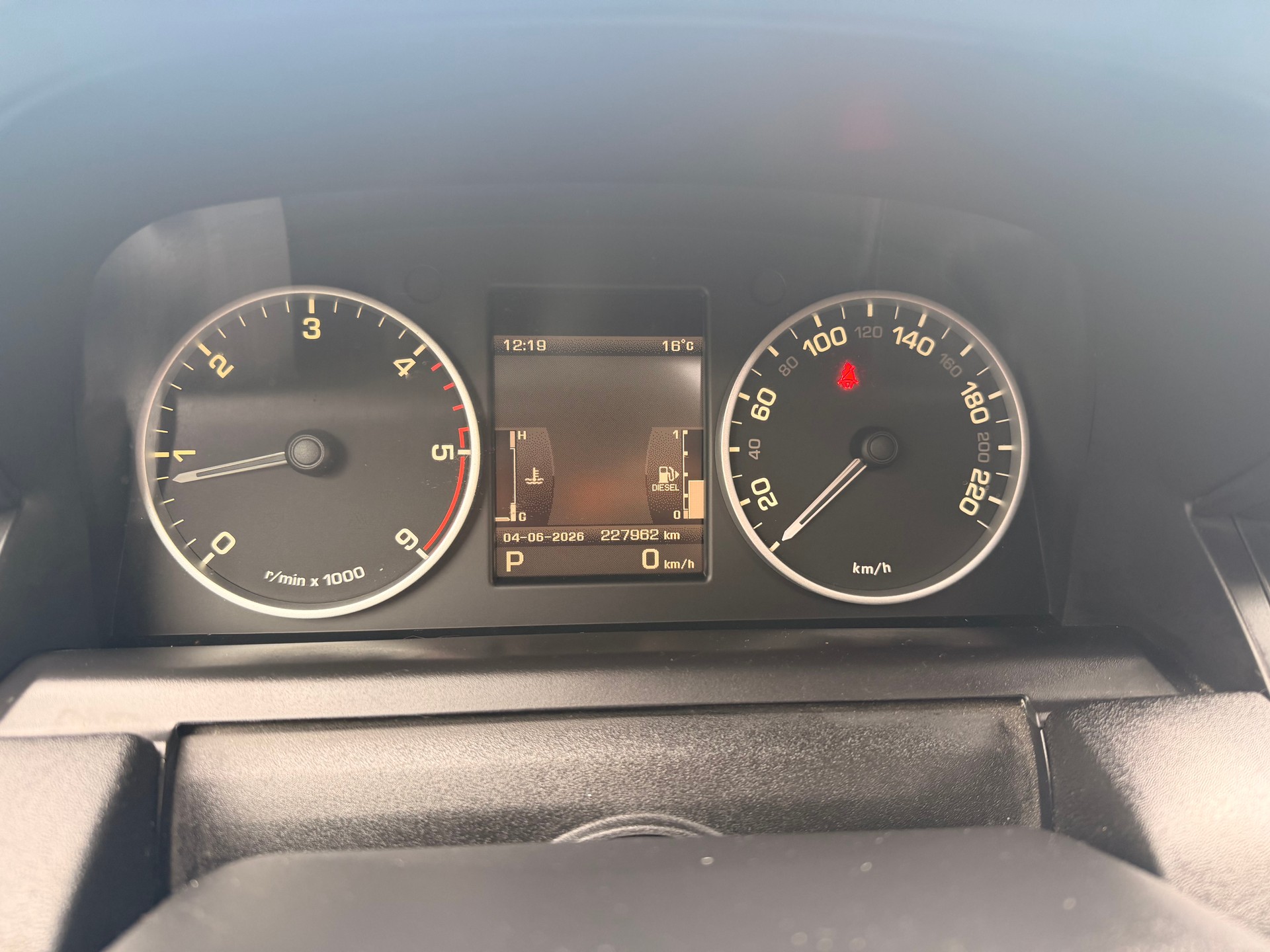 LAND ROVER Range Rover Sport 3.0 TDV6 HSE Automatic-image-28