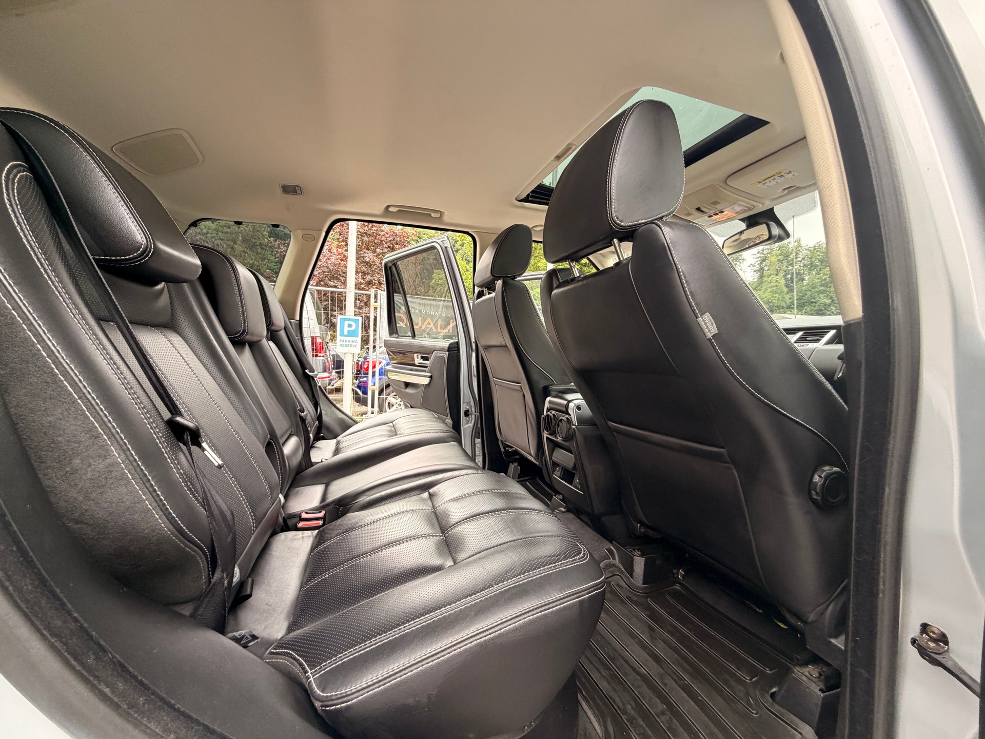 LAND ROVER Range Rover Sport 3.0 TDV6 HSE Automatic-image-13