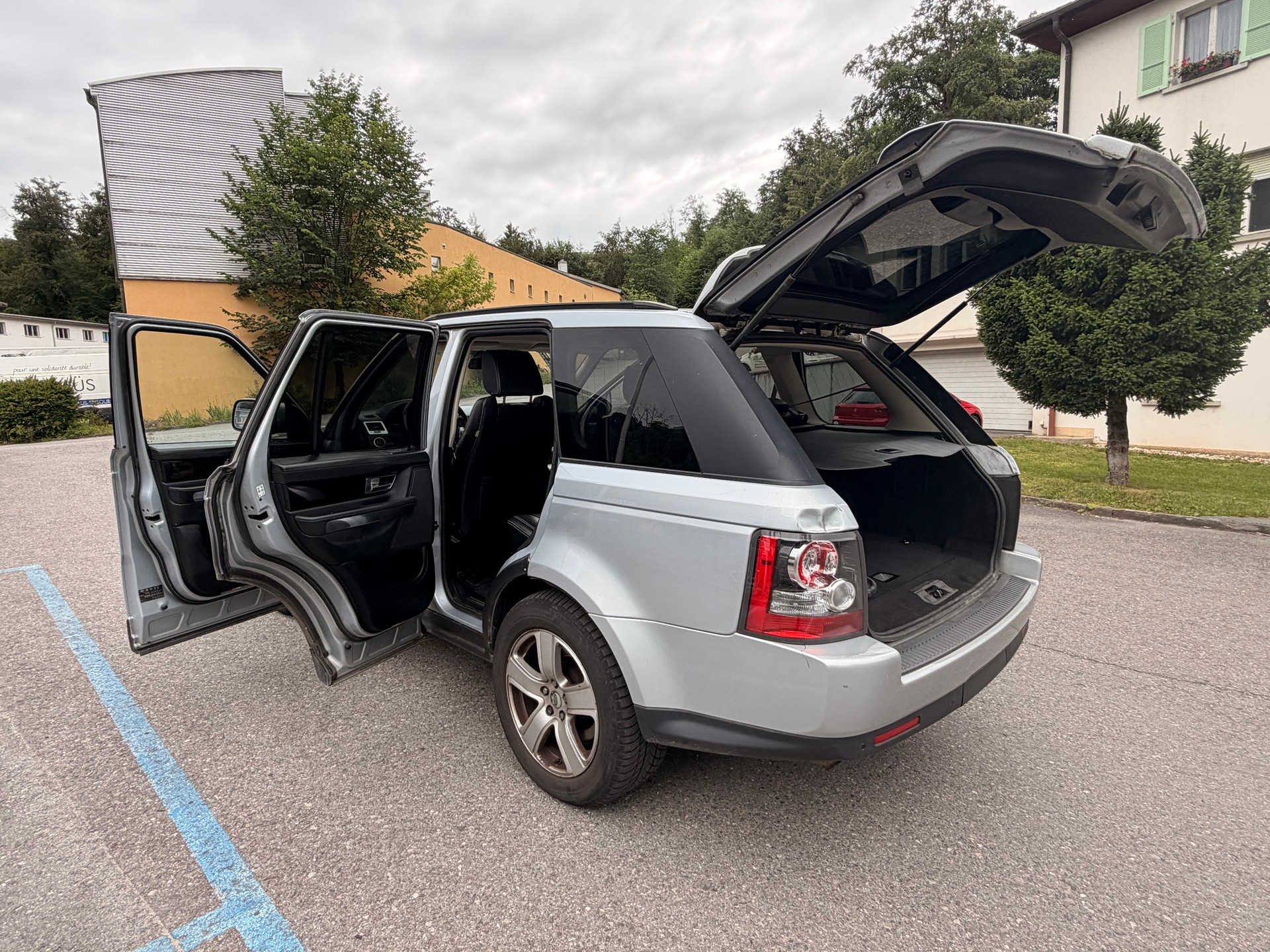 LAND ROVER Range Rover Sport 3.0 TDV6 HSE Automatic-image-18