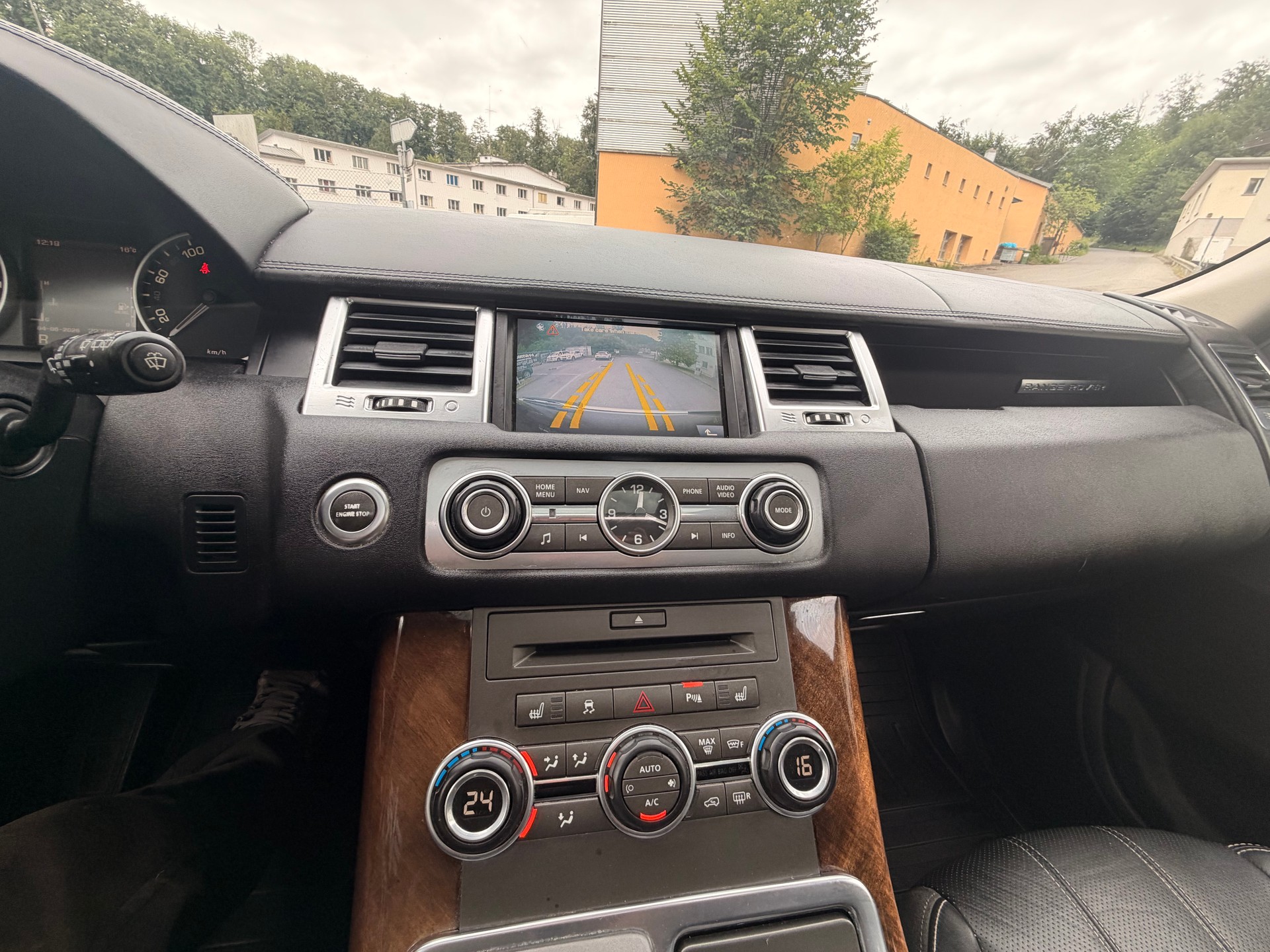 LAND ROVER Range Rover Sport 3.0 TDV6 HSE Automatic-image-26