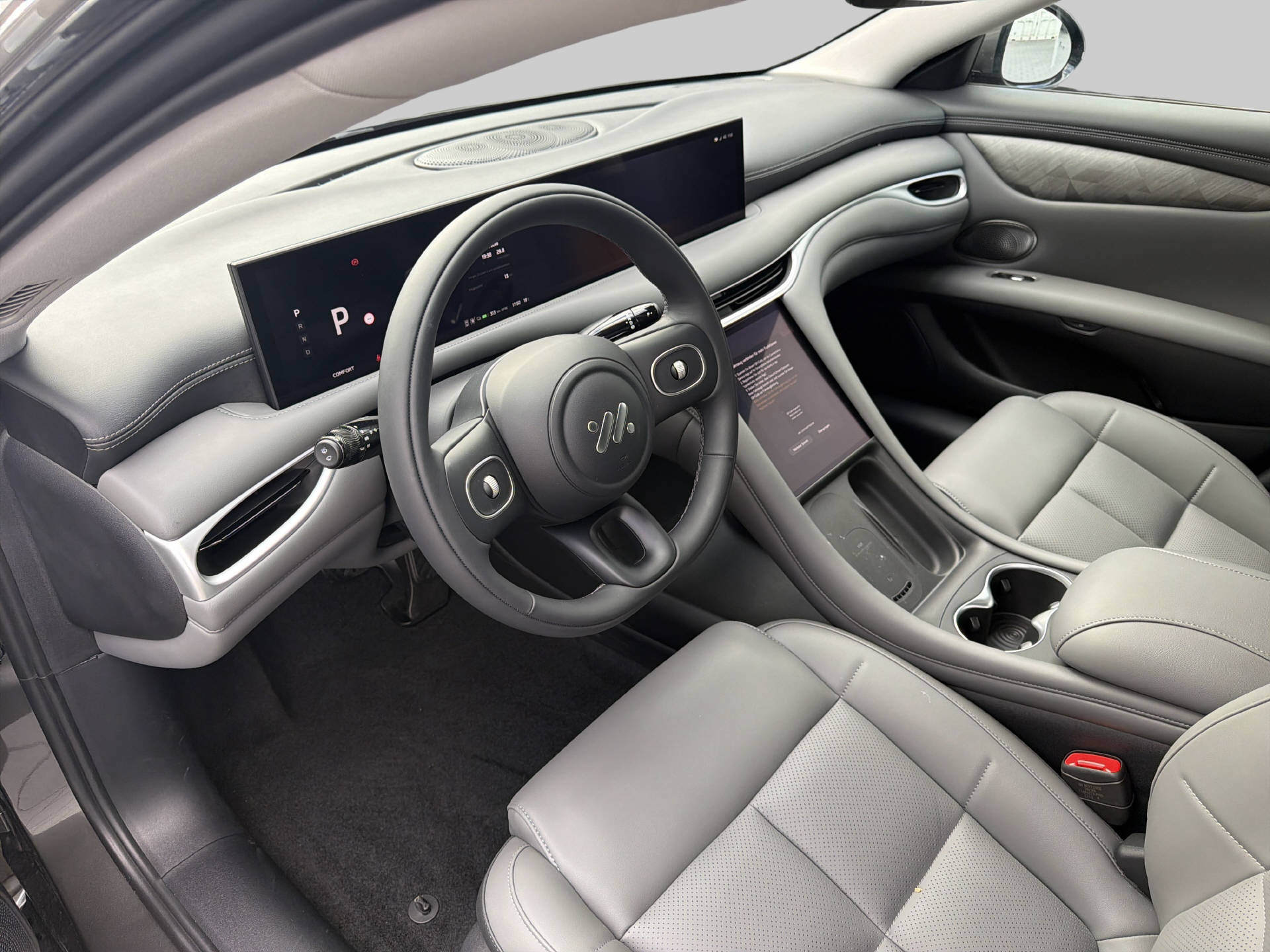 MG IM5 100 kWh Performance 20 4WD-image-5